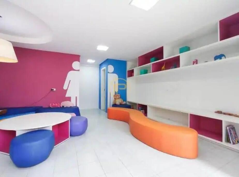 Lindo studio equipado em apartamento clube com academia e conforto no centro de Curitiba - MID Home