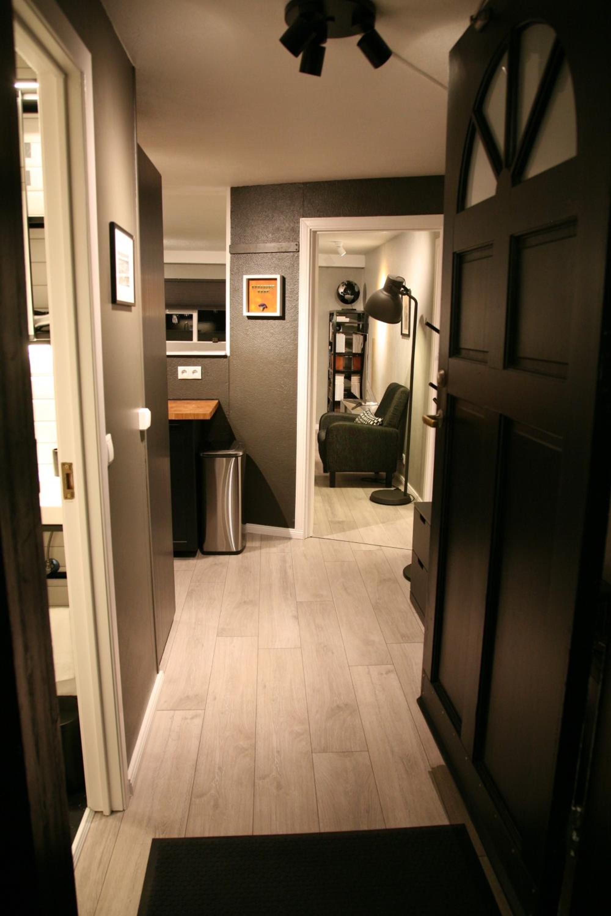 Spacious & refurbished 1 bedroom apartment in suburban Reykjavik