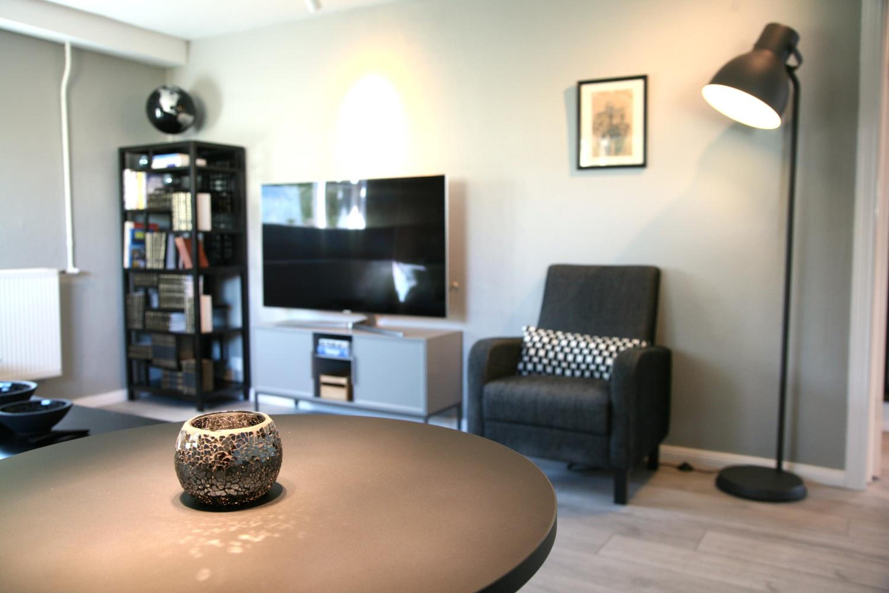 Spacious & refurbished 1 bedroom apartment in suburban Reykjavik