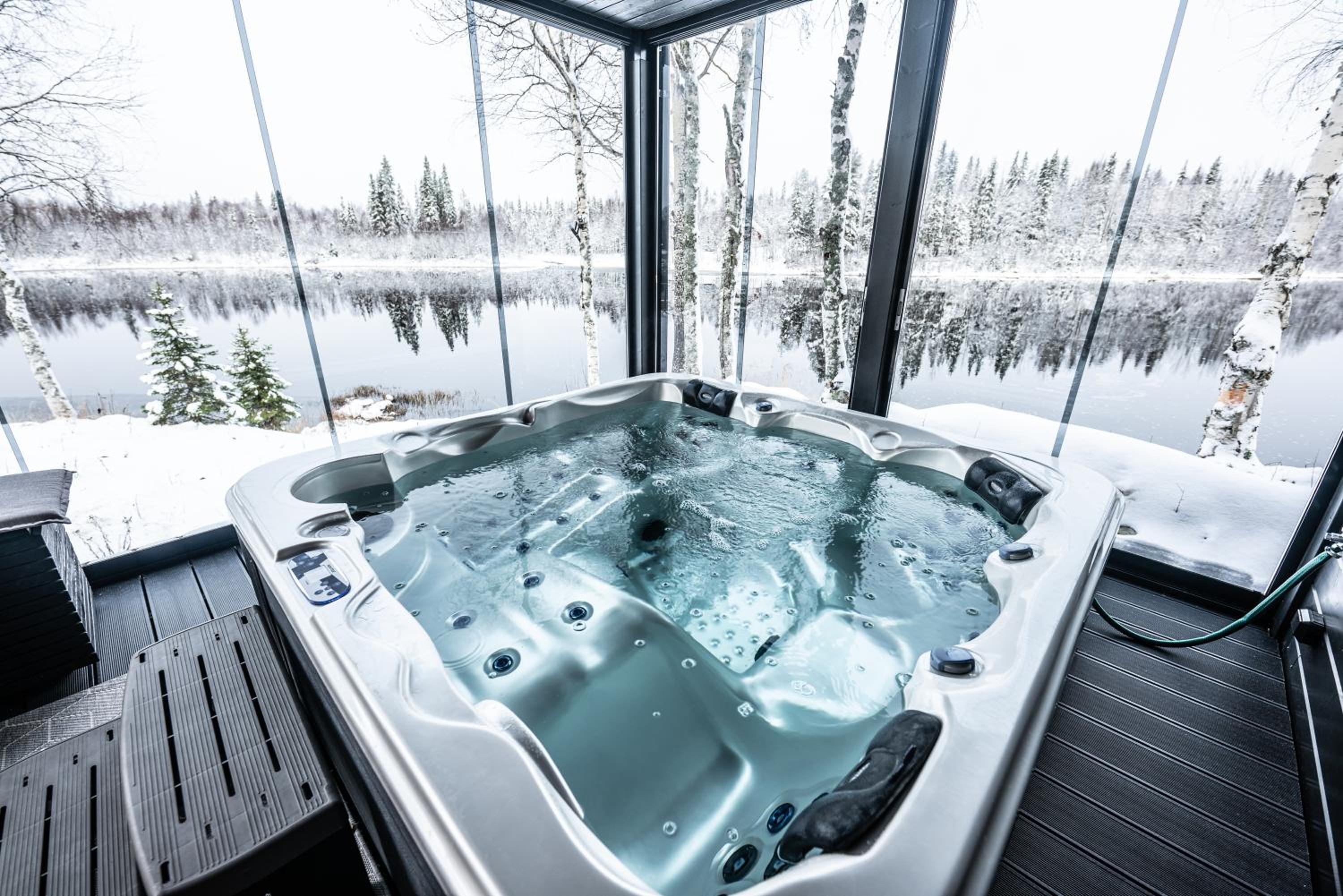 Exclusive Villa Wikkelä Ranua with Sauna & Jacuzzi