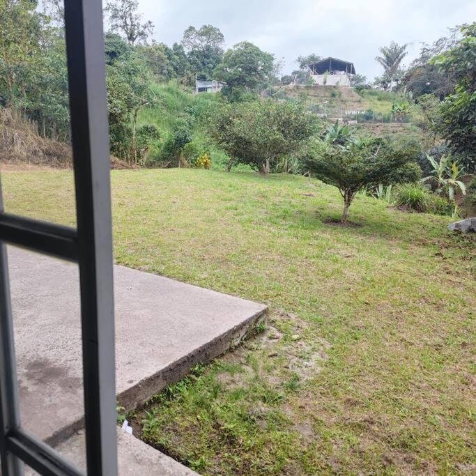 Casa con Piscina en Nanegalito