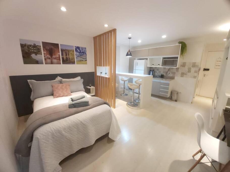 Lindo studio equipado em apartamento clube com academia e conforto no centro de Curitiba - MID Home