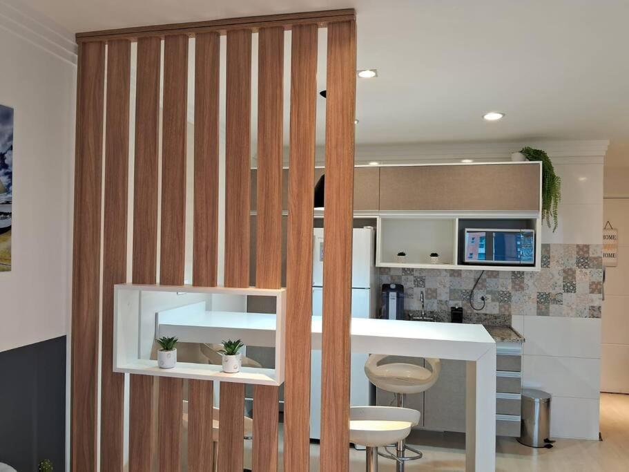 Lindo studio equipado em apartamento clube com academia e conforto no centro de Curitiba - MID Home