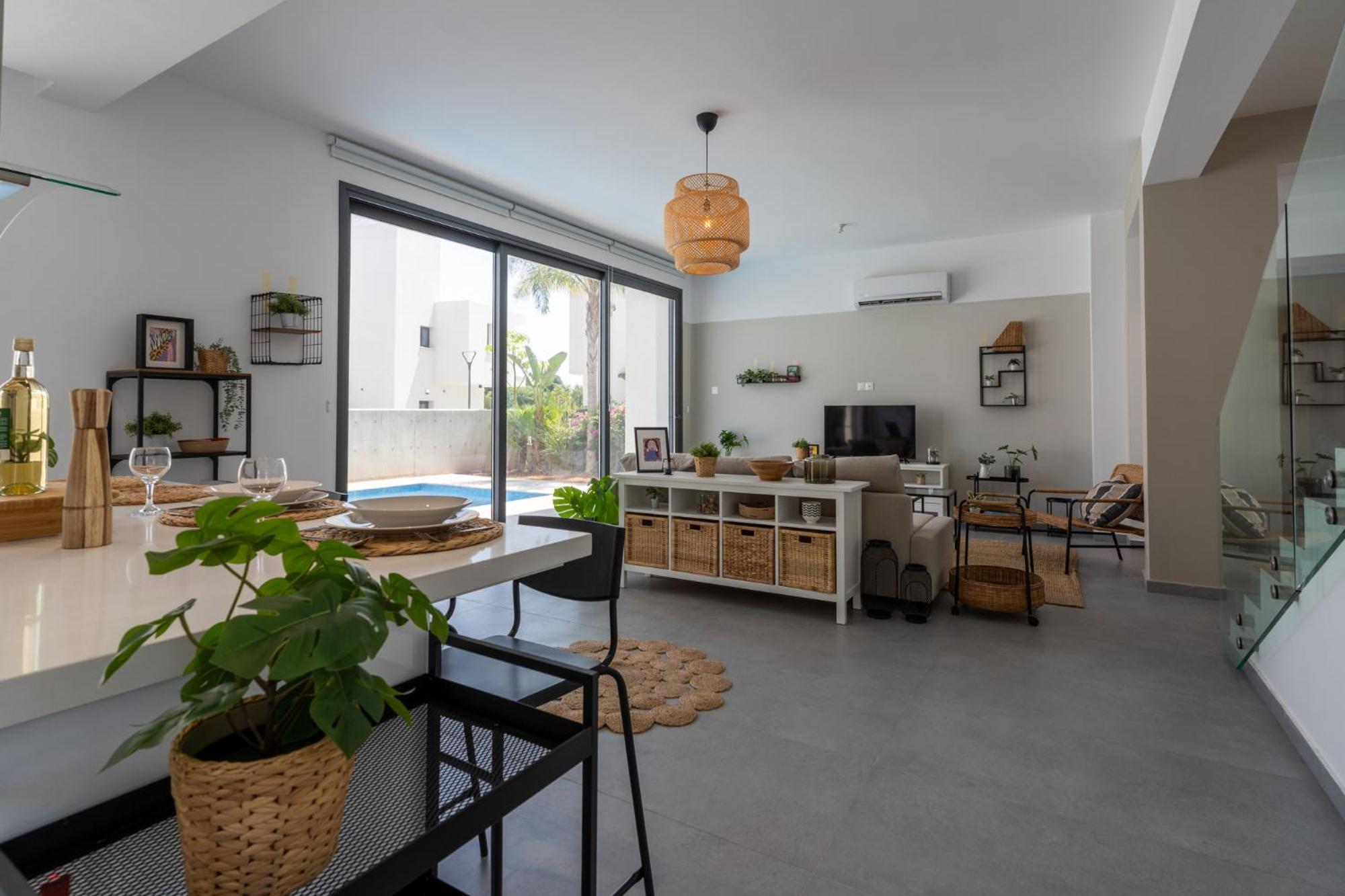 Villa Flora's 3-BR Retreat & Private Pool in Protaras