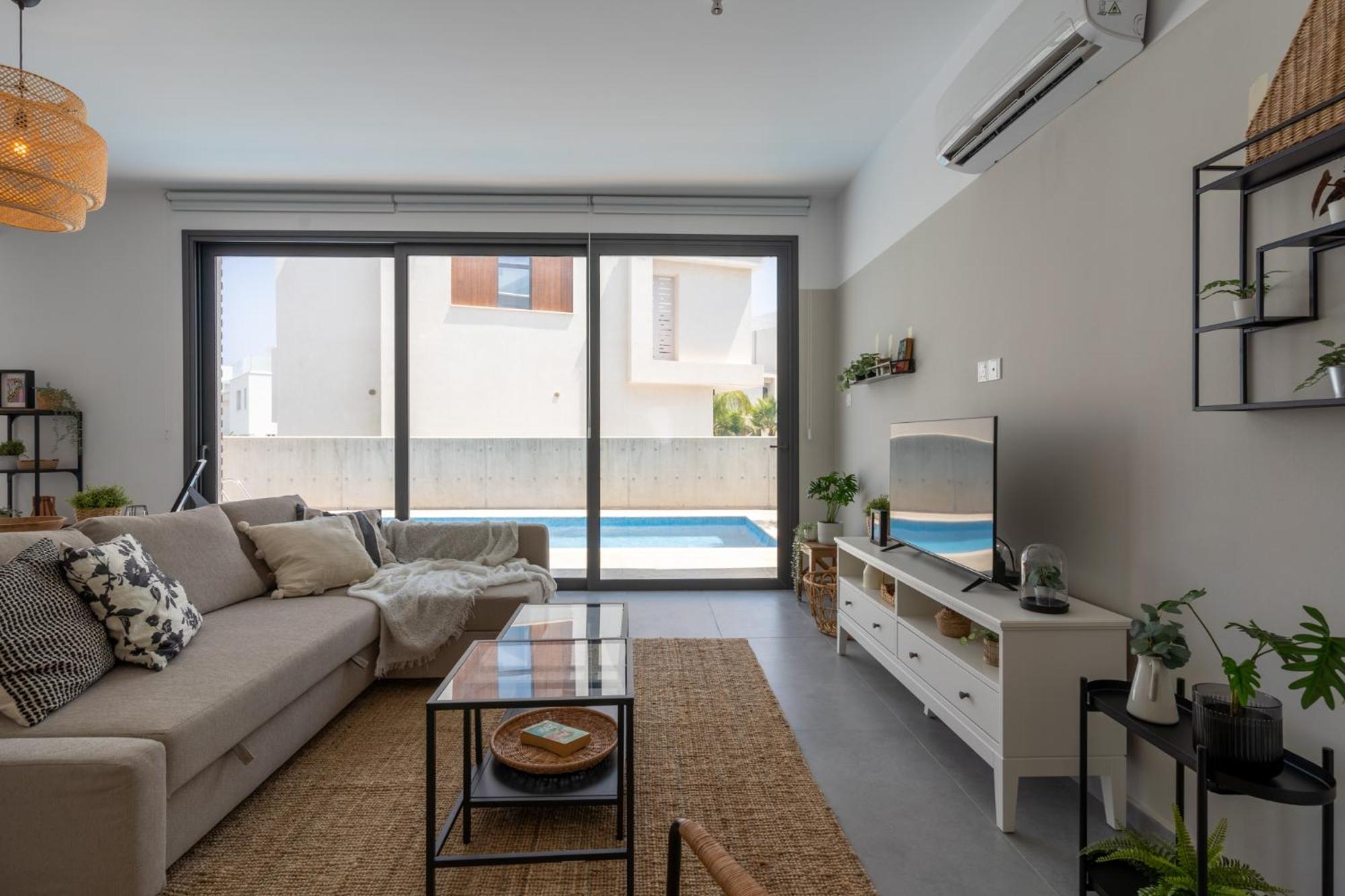 Villa Flora's 3-BR Retreat & Private Pool in Protaras