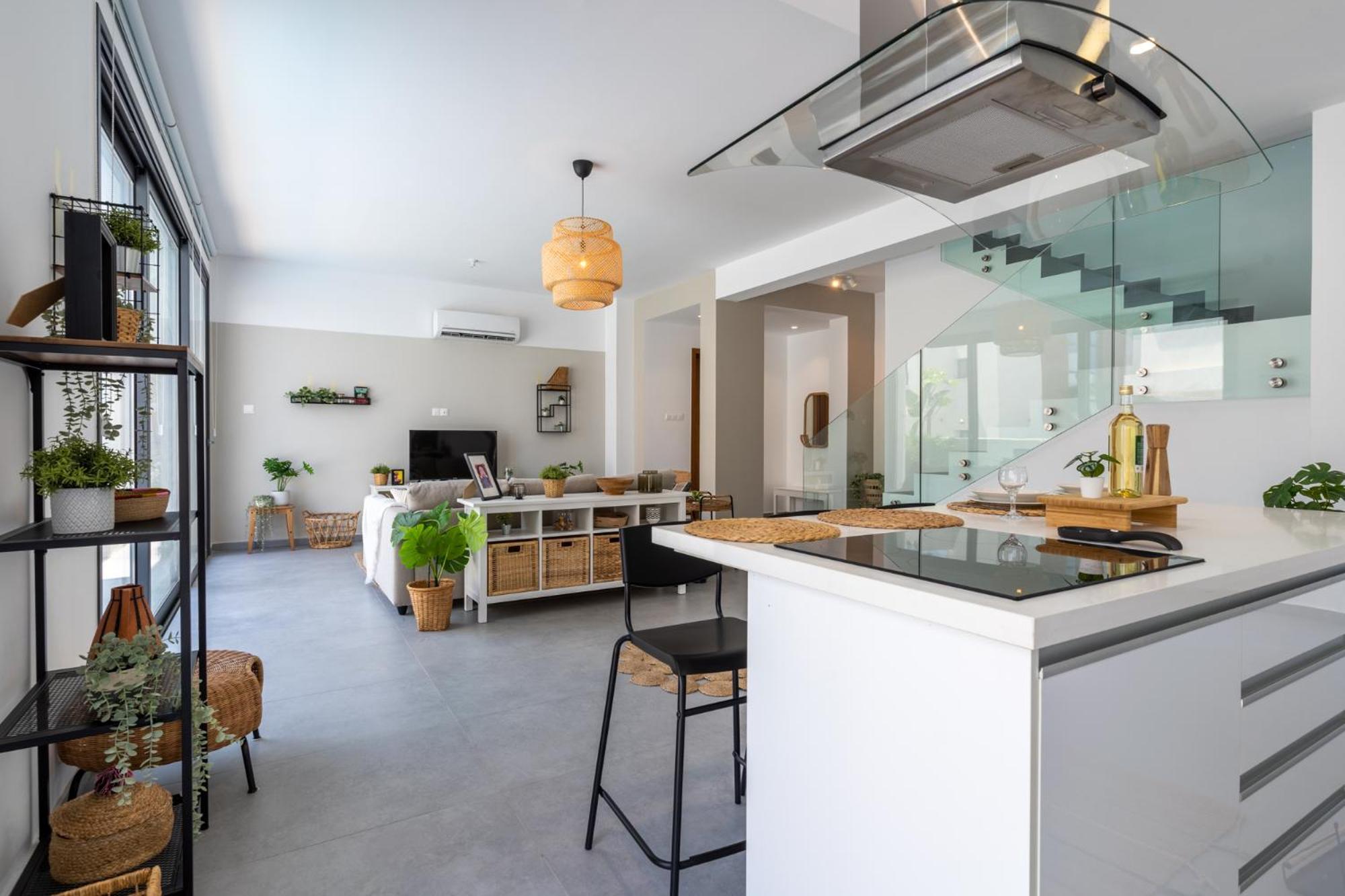 Villa Flora's 3-BR Retreat & Private Pool in Protaras