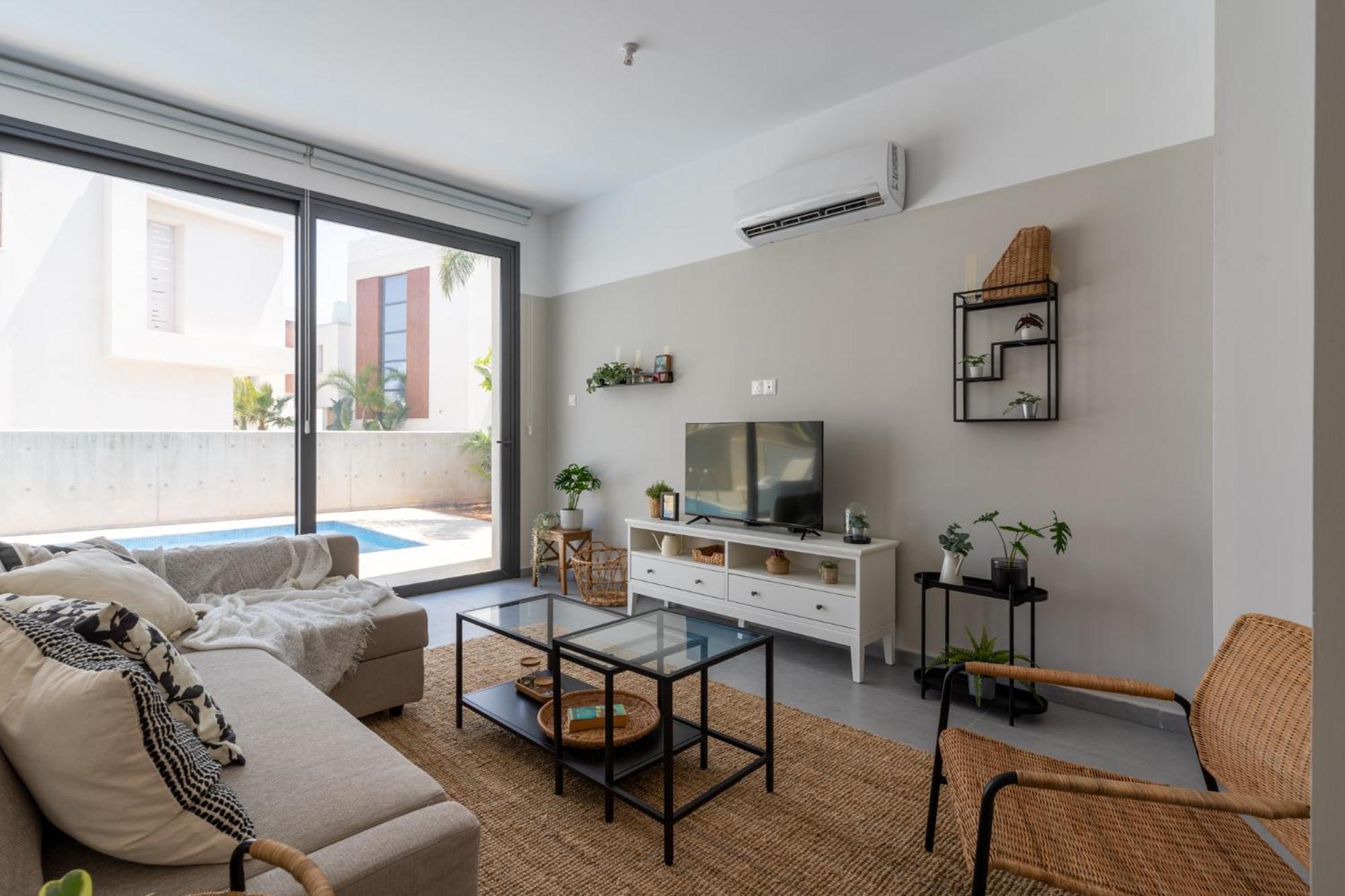Villa Flora's 3-BR Retreat & Private Pool in Protaras