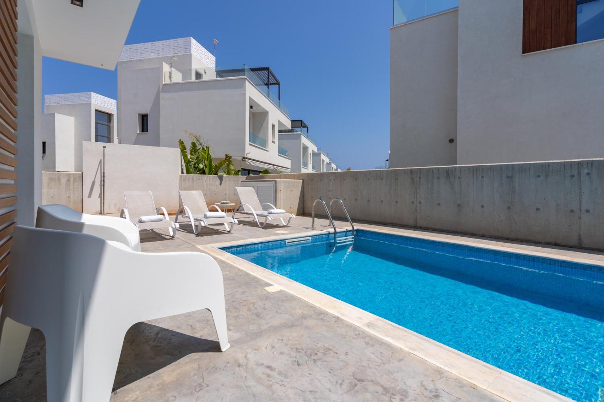 Villa Flora's 3-BR Retreat & Private Pool in Protaras