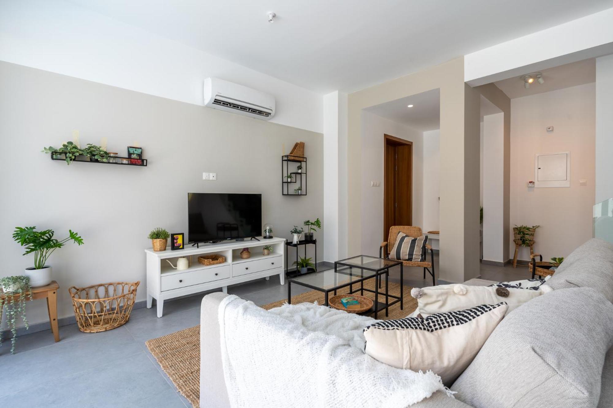 Villa Flora's 3-BR Retreat & Private Pool in Protaras