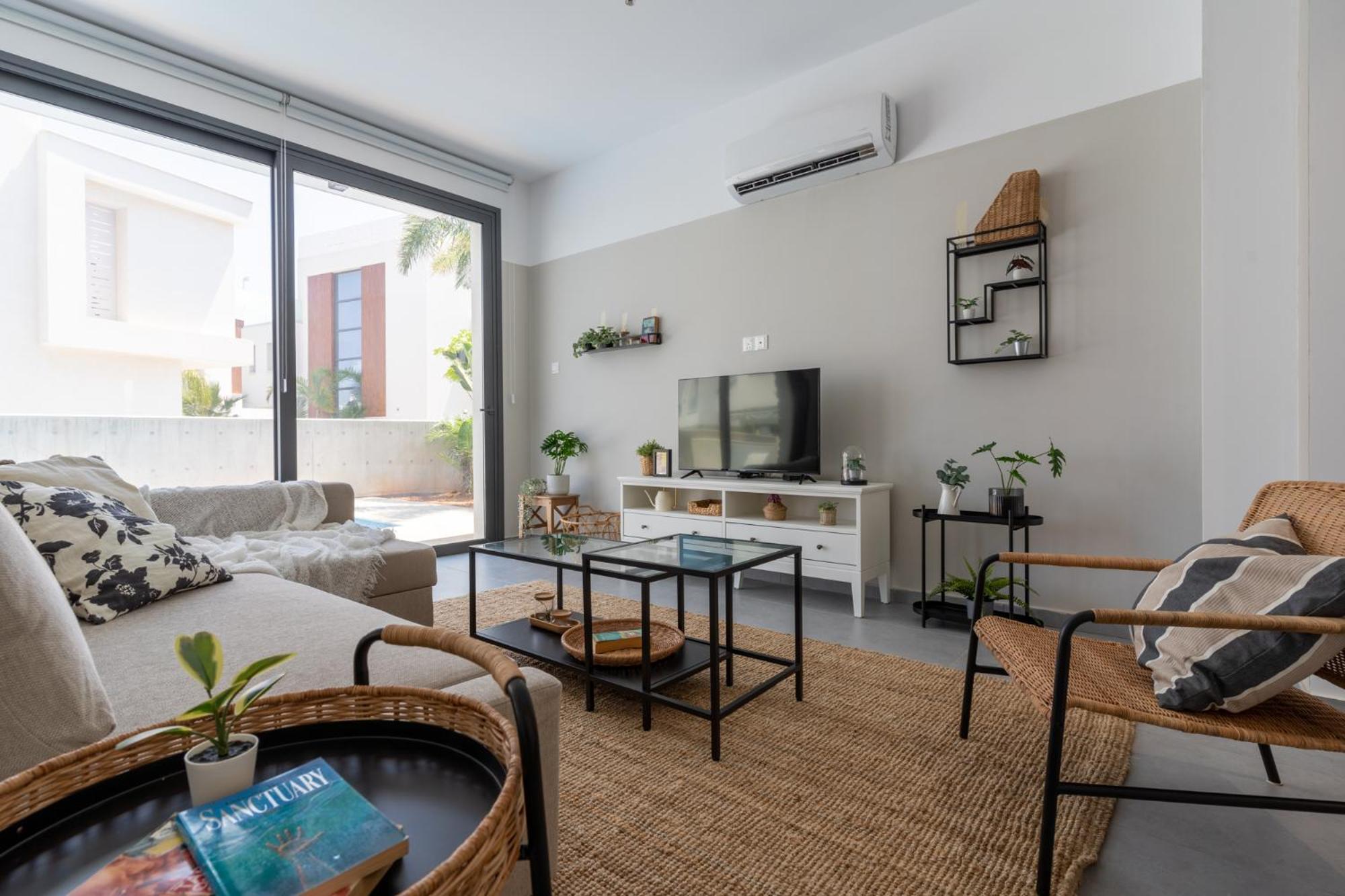 Villa Flora's 3-BR Retreat & Private Pool in Protaras