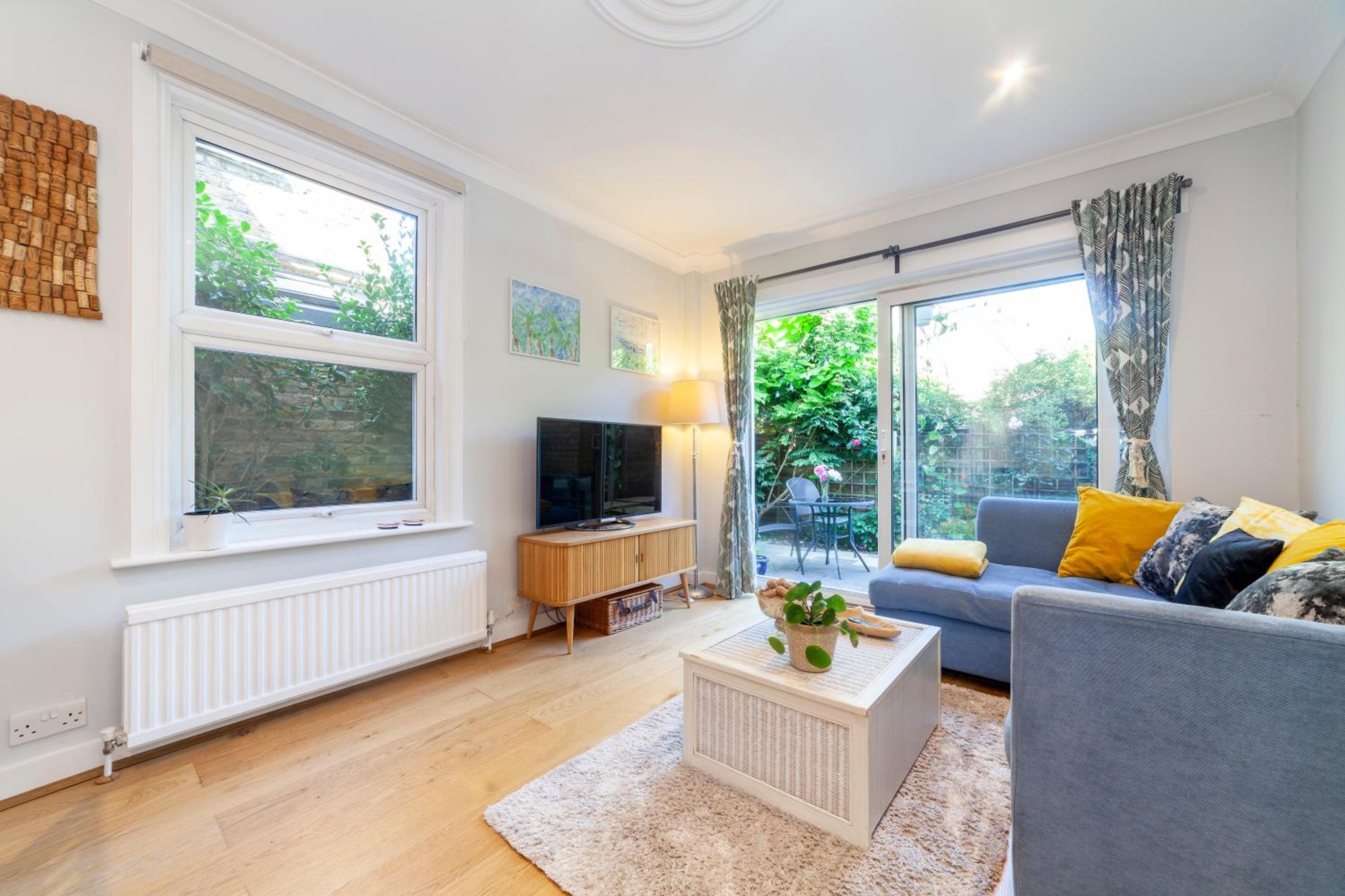 Splendid 2BR wprivate gdn, Fulham