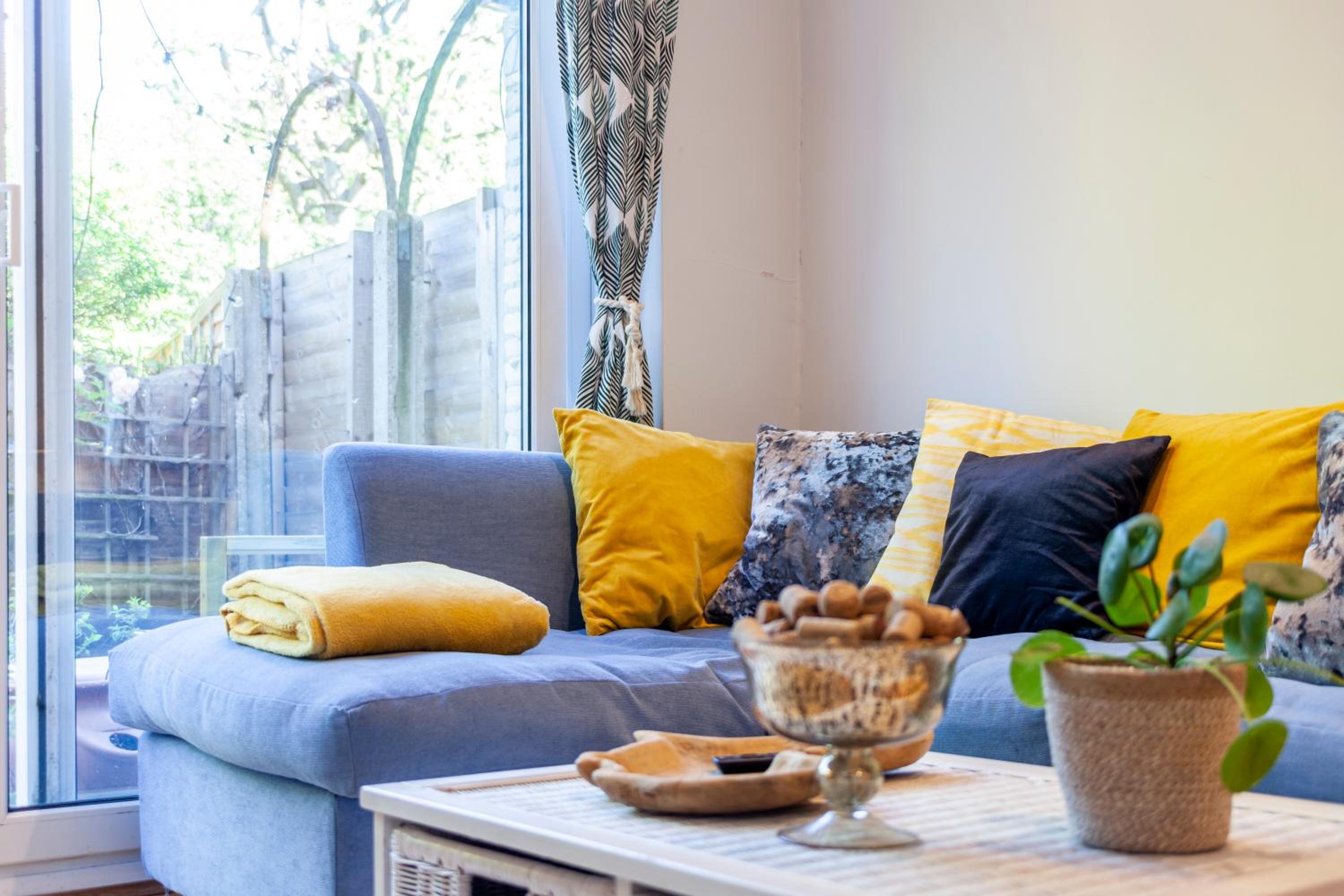 Splendid 2BR wprivate gdn, Fulham
