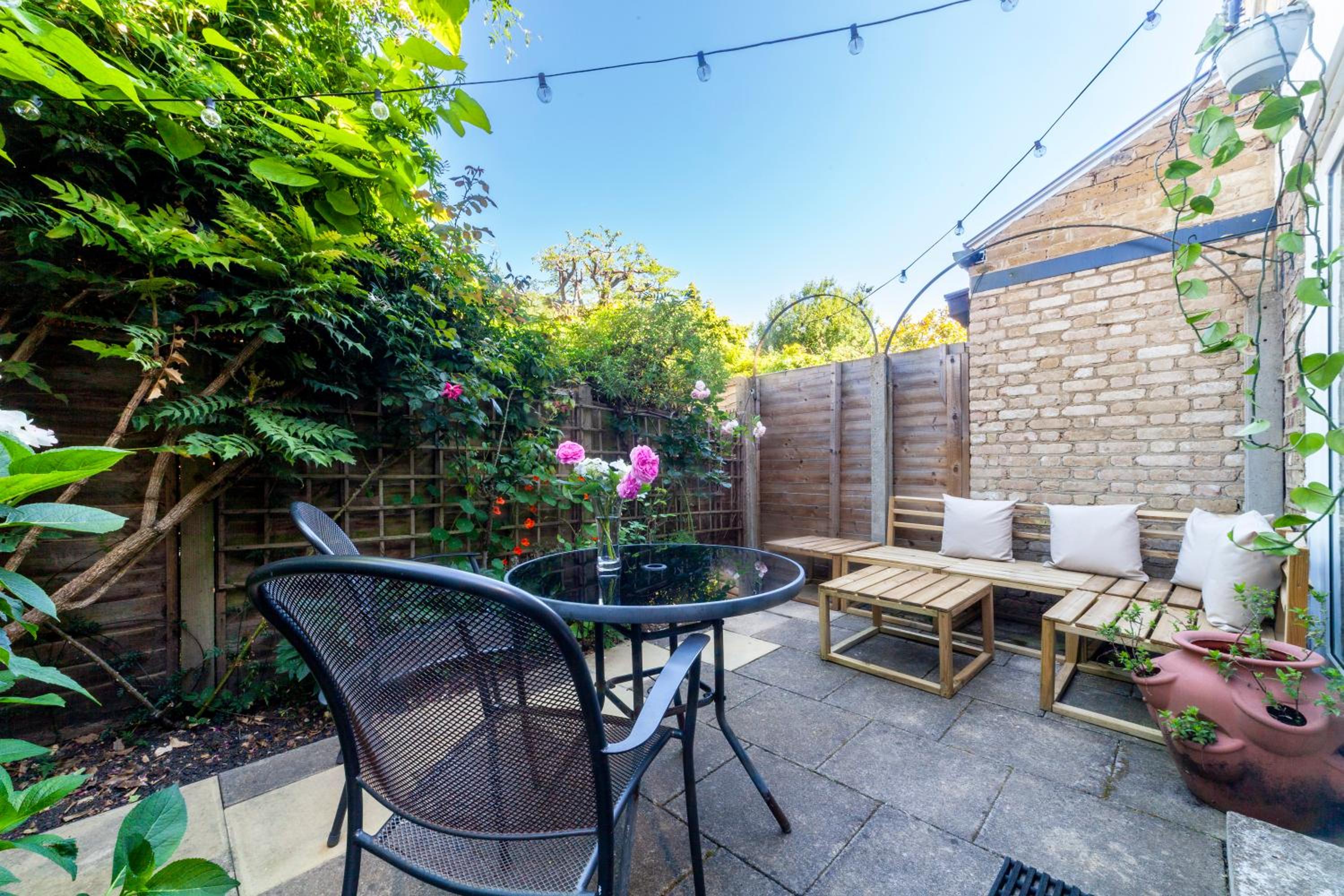 Splendid 2BR wprivate gdn, Fulham