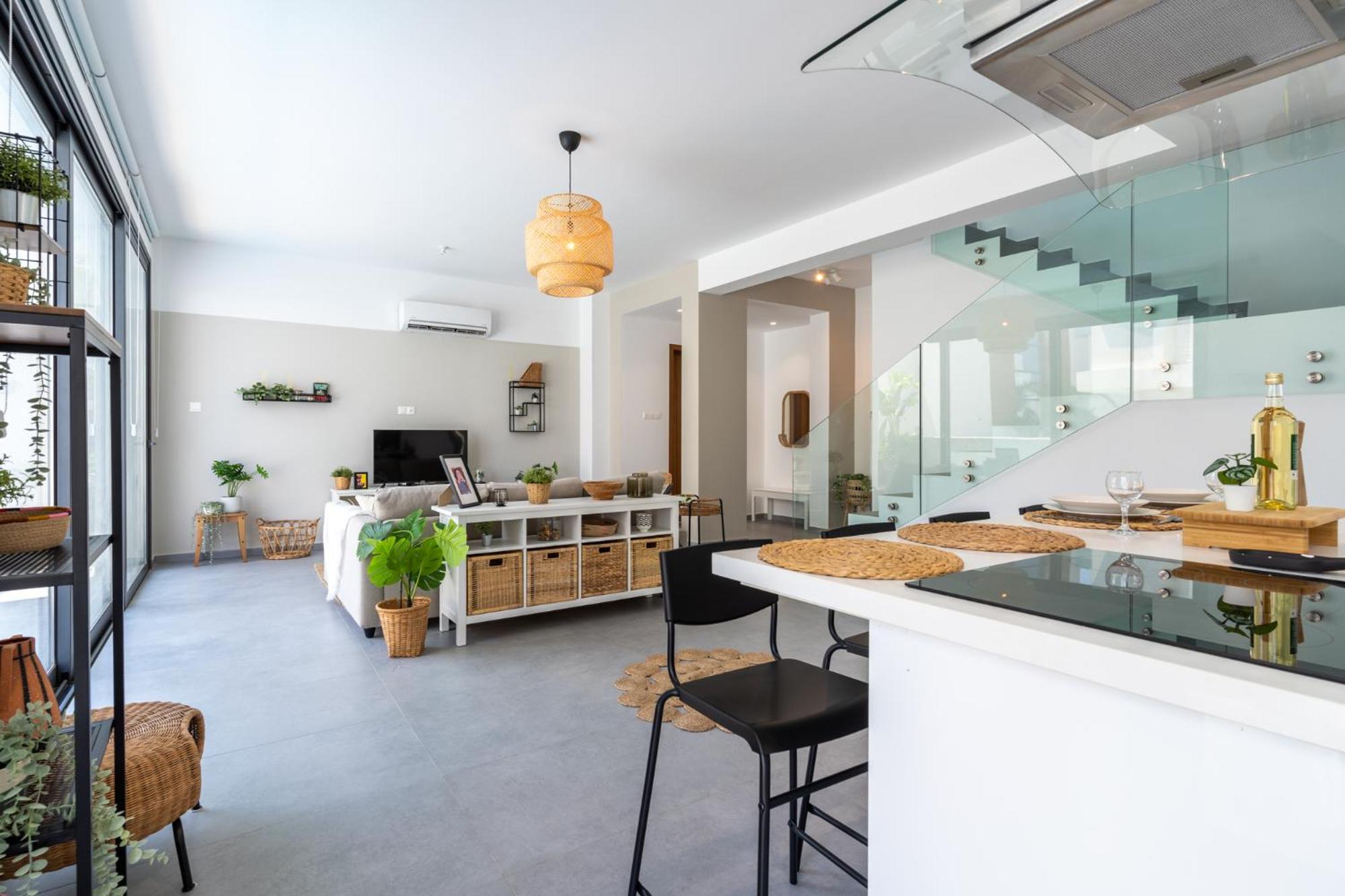 Villa Flora's 3-BR Retreat & Private Pool in Protaras