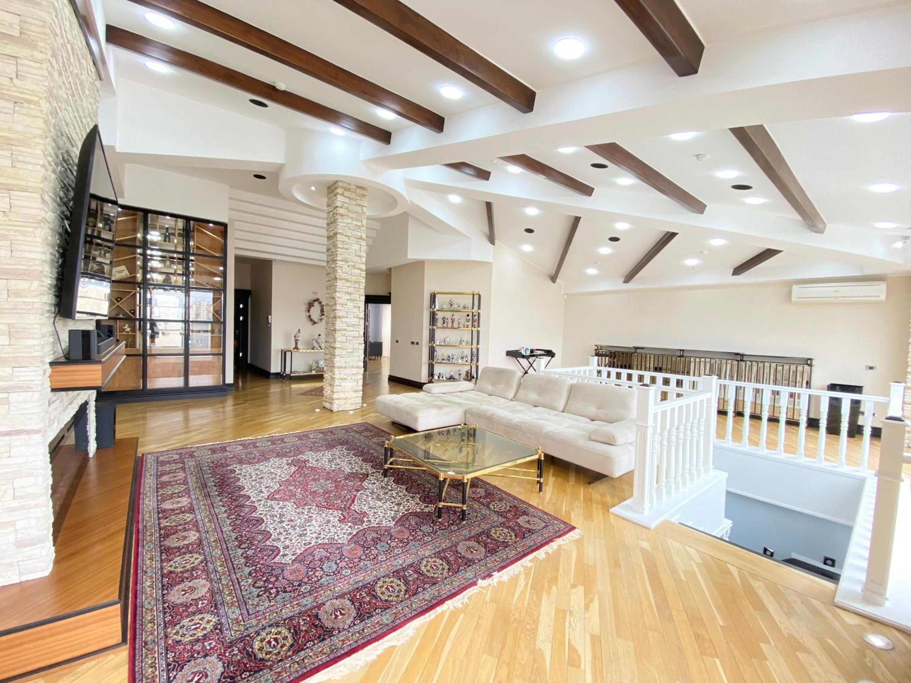 Luxury City Center Apartment