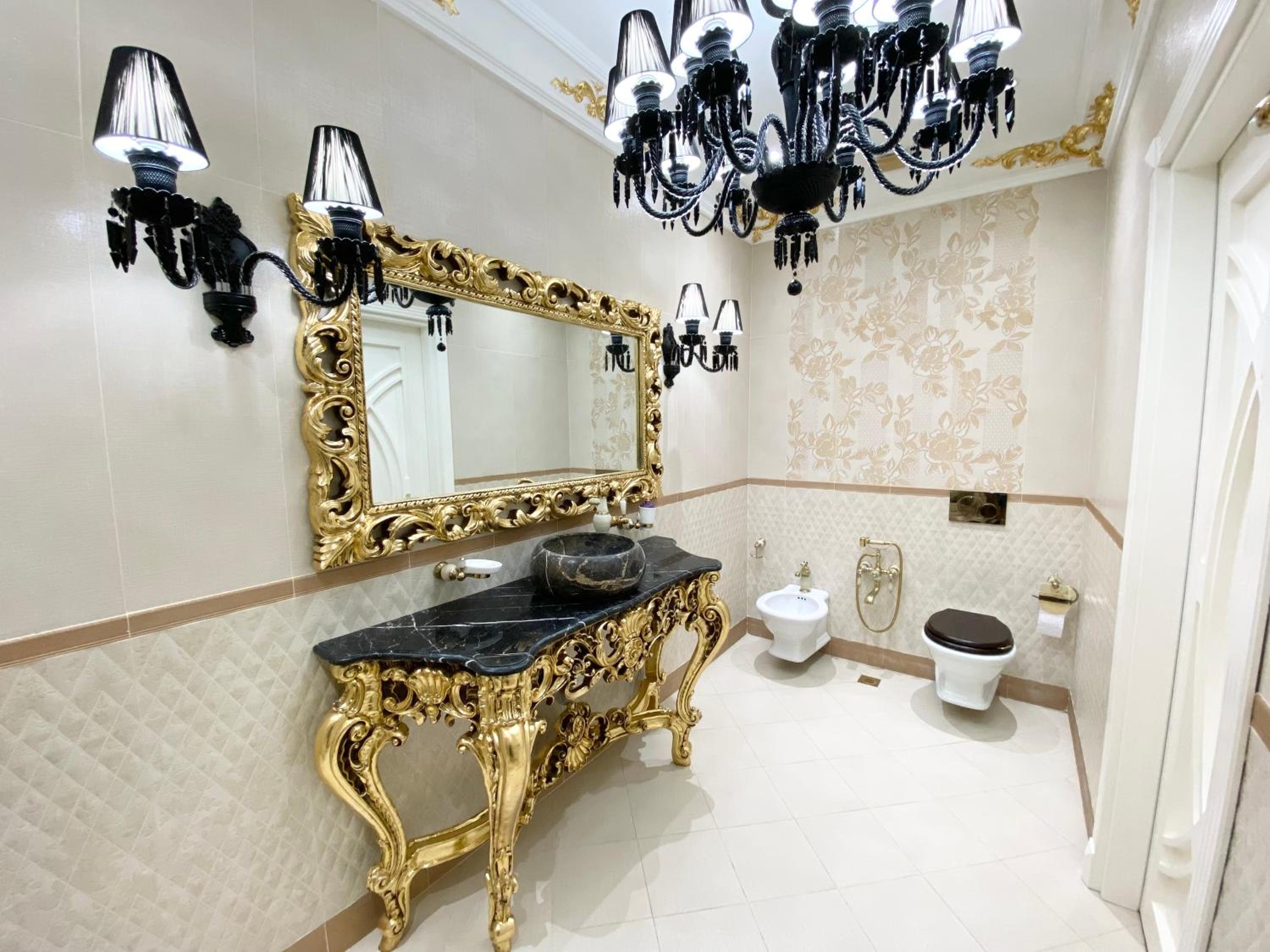 Luxury City Center Apartment