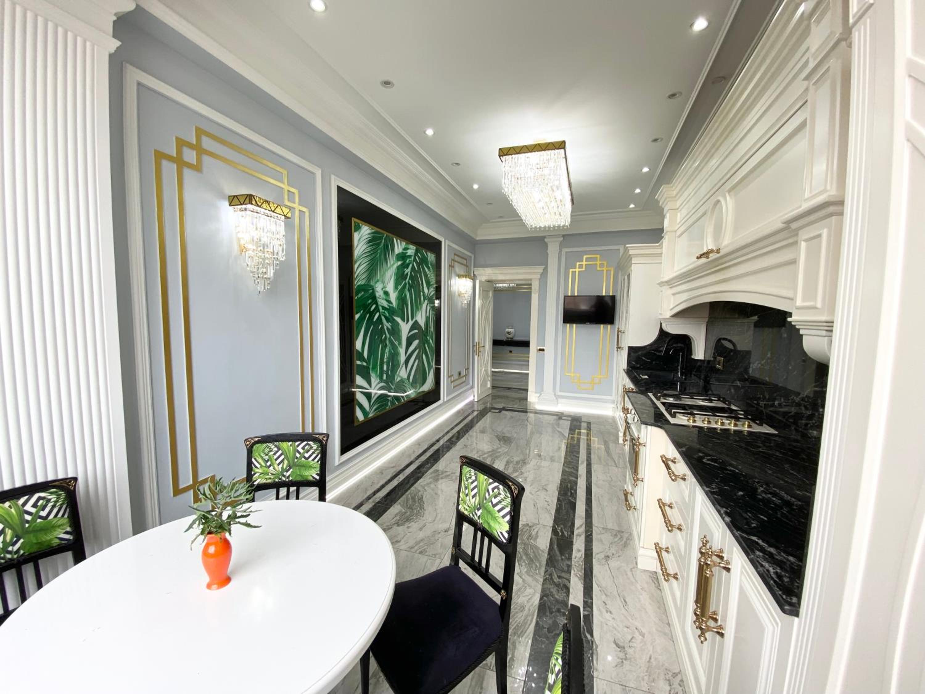 Luxury City Center Apartment