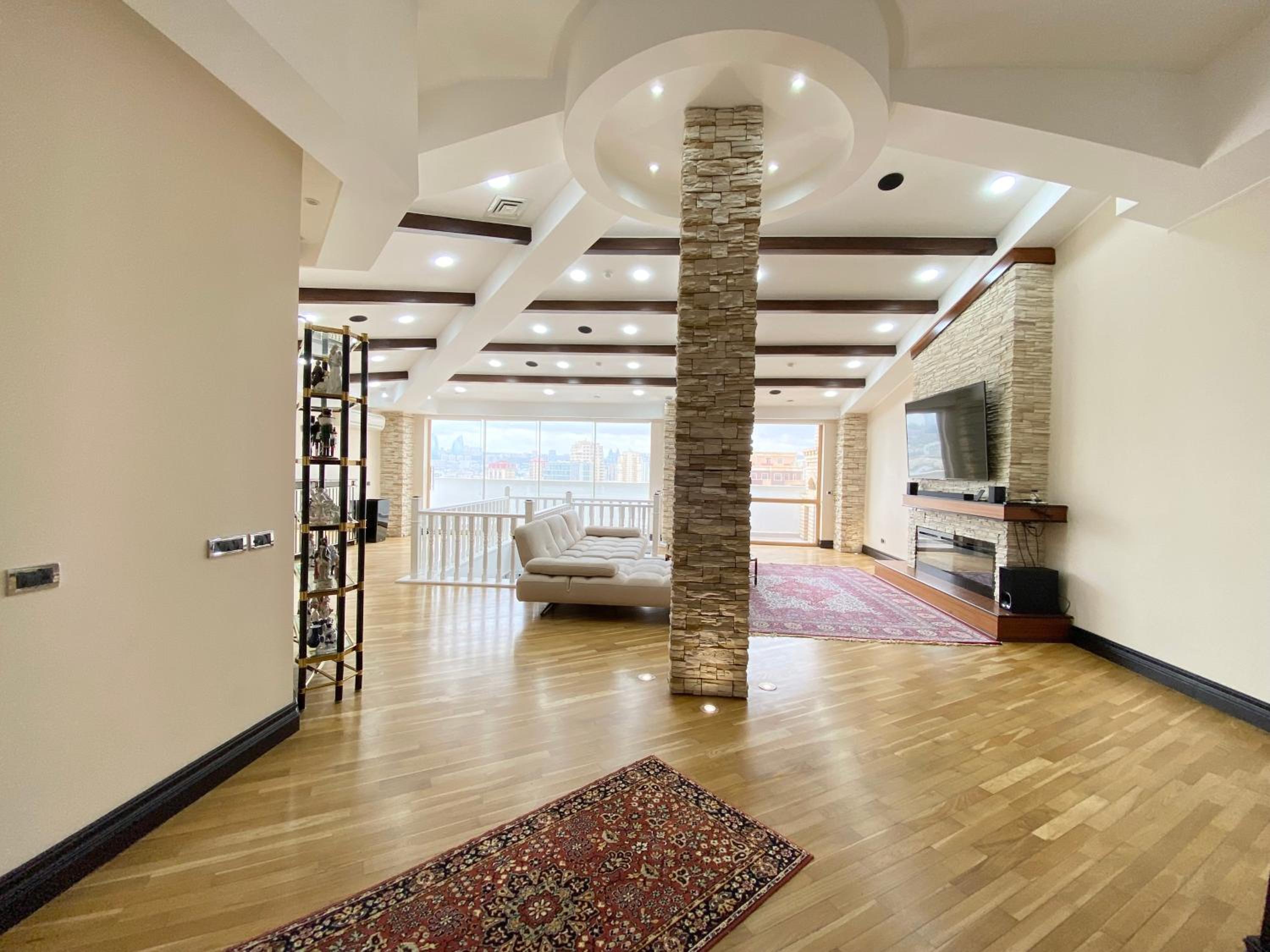 Luxury City Center Apartment