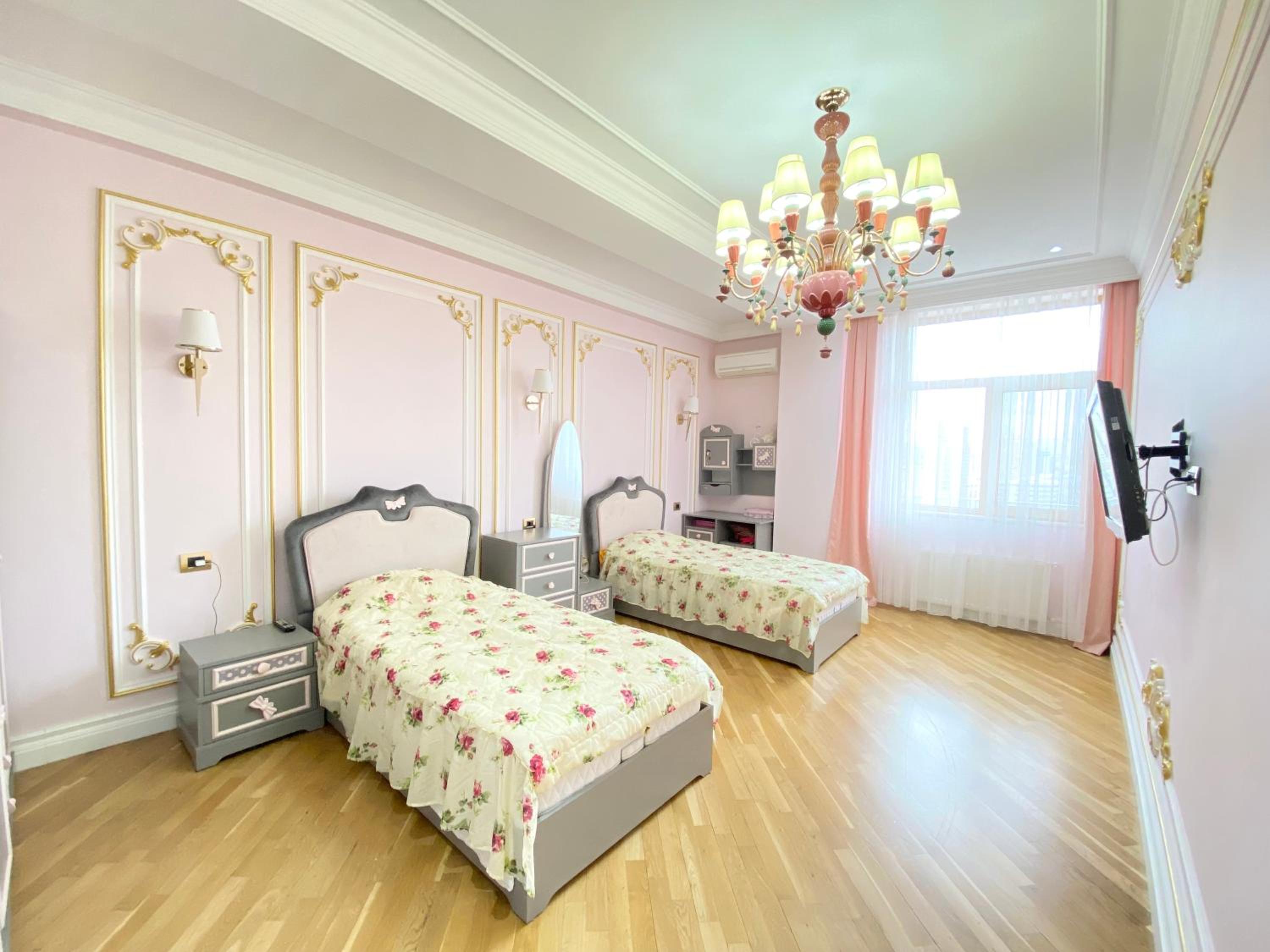 Luxury City Center Apartment