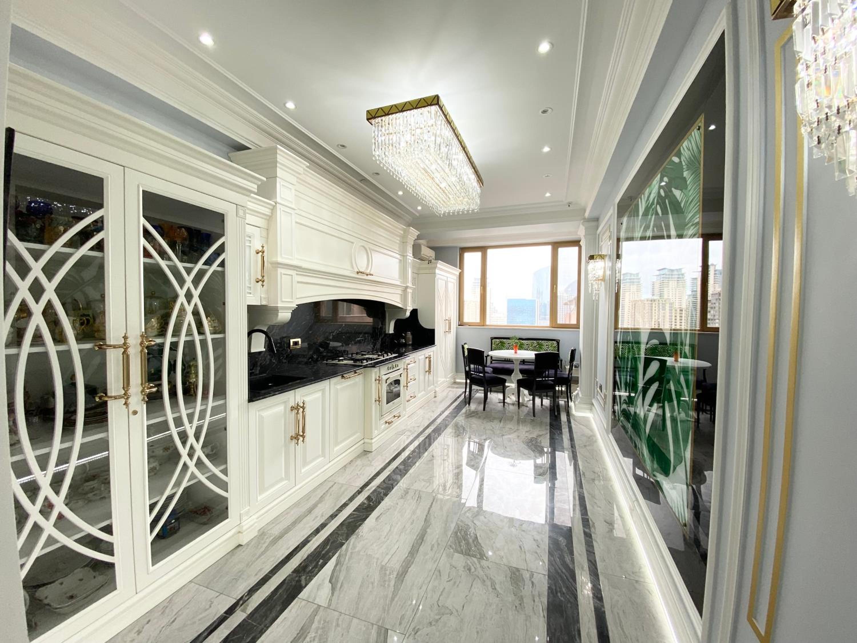 Luxury City Center Apartment
