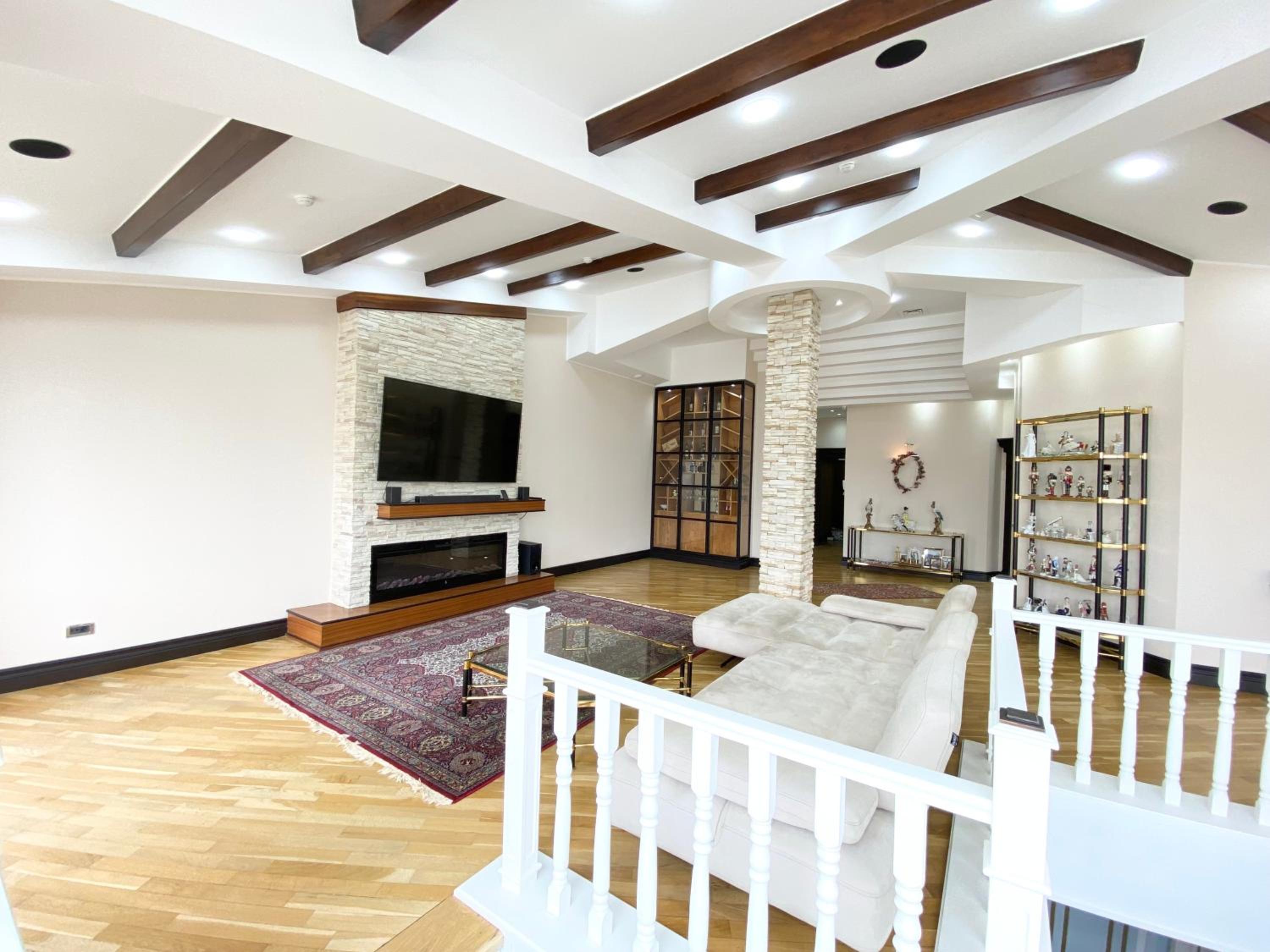 Luxury City Center Apartment