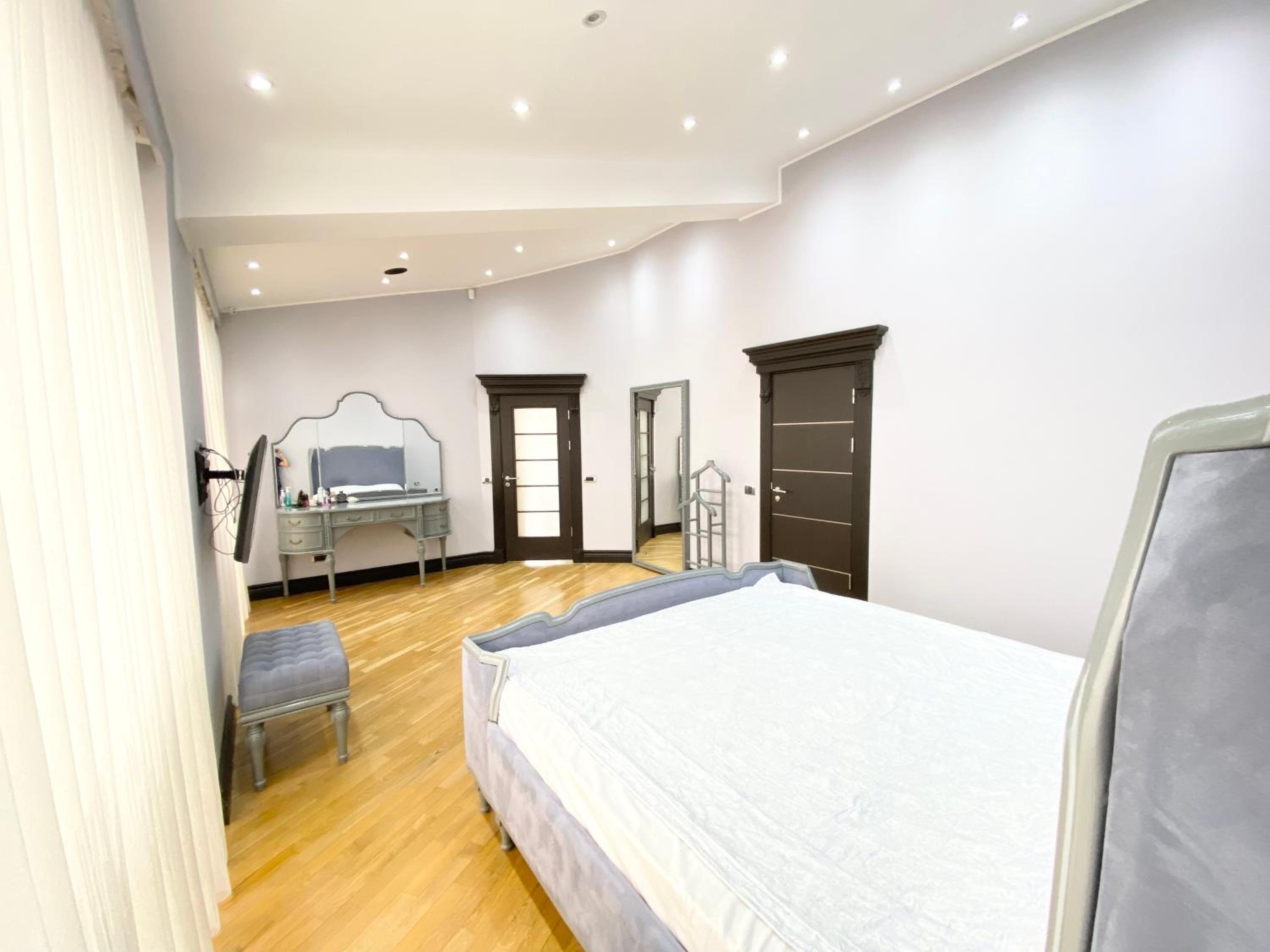 Luxury City Center Apartment