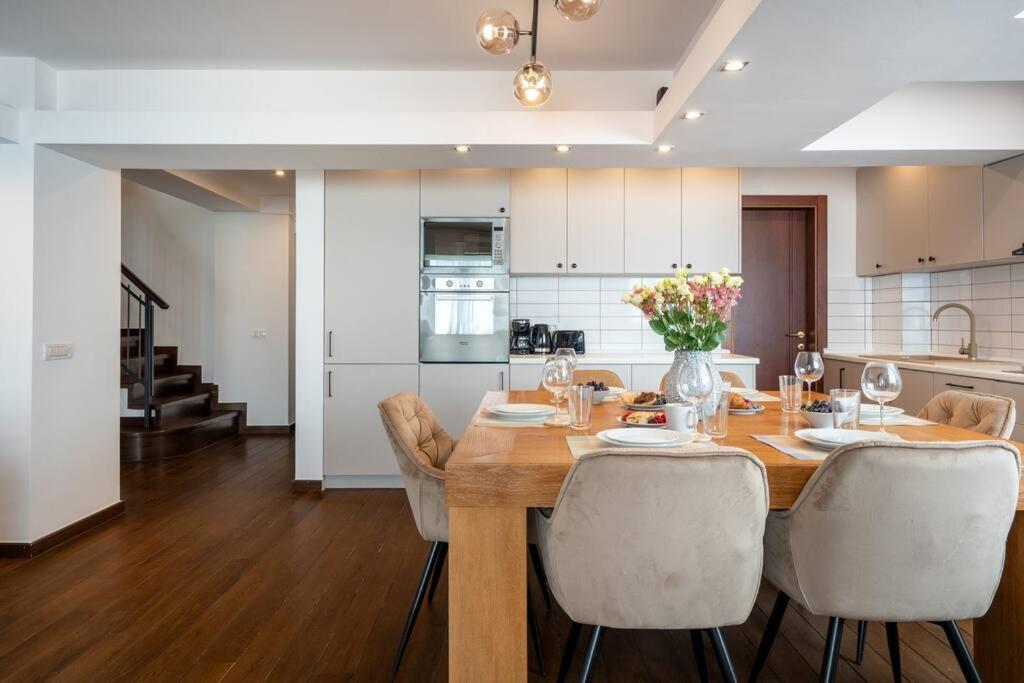 Superb Views 3BR Duplex - 4 Balconies + Parking view 3