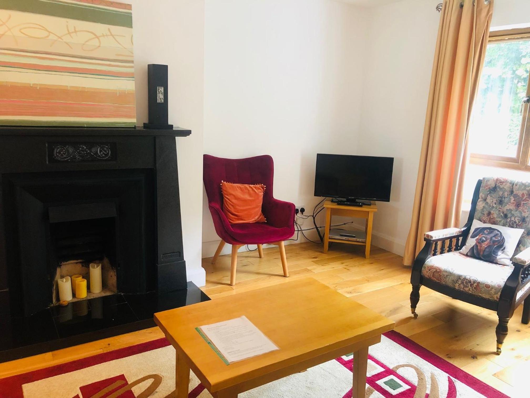 Modern home with 3 bedrooms and 3 bathrooms in Kenmare town view 4