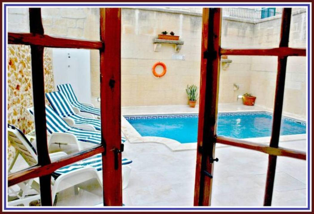 Ta' Sonia Farmhouse with pool in Xaghra view 2