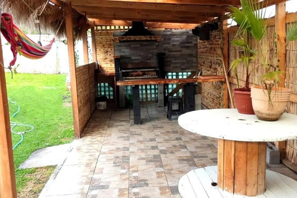 Privada con Piscina y Tinaja.