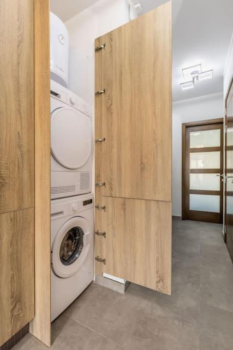 Nocturnal Elegance Apartment by Solea view 2