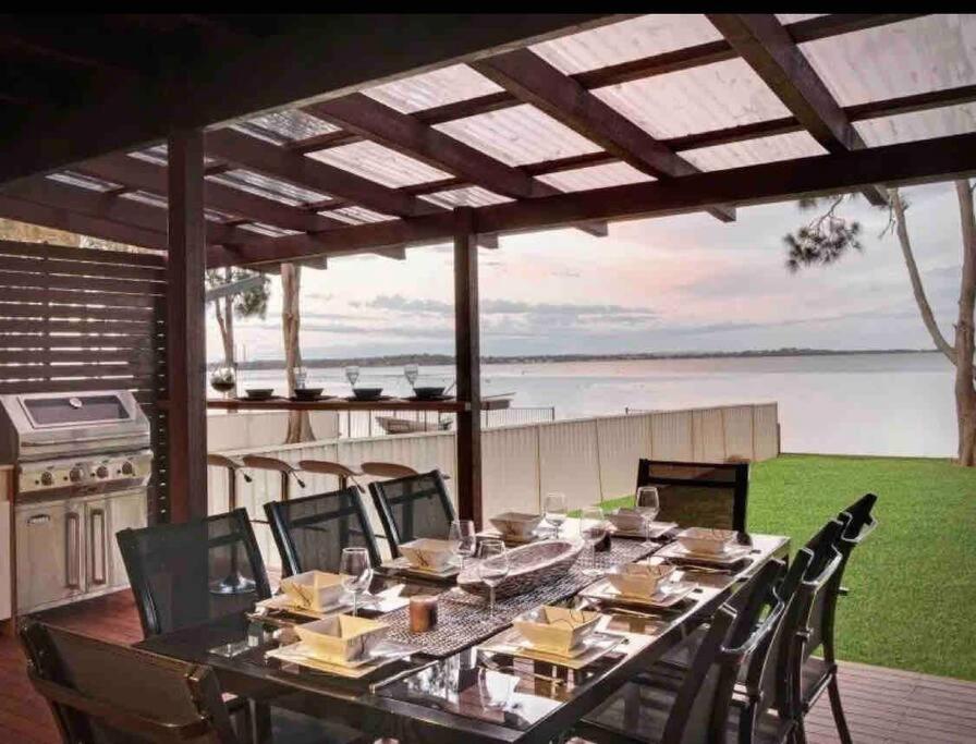 Waterfront Lake House with private jetty