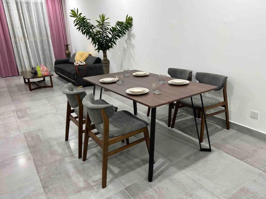 P3 Great value, cozy, convenient in city! photo 2