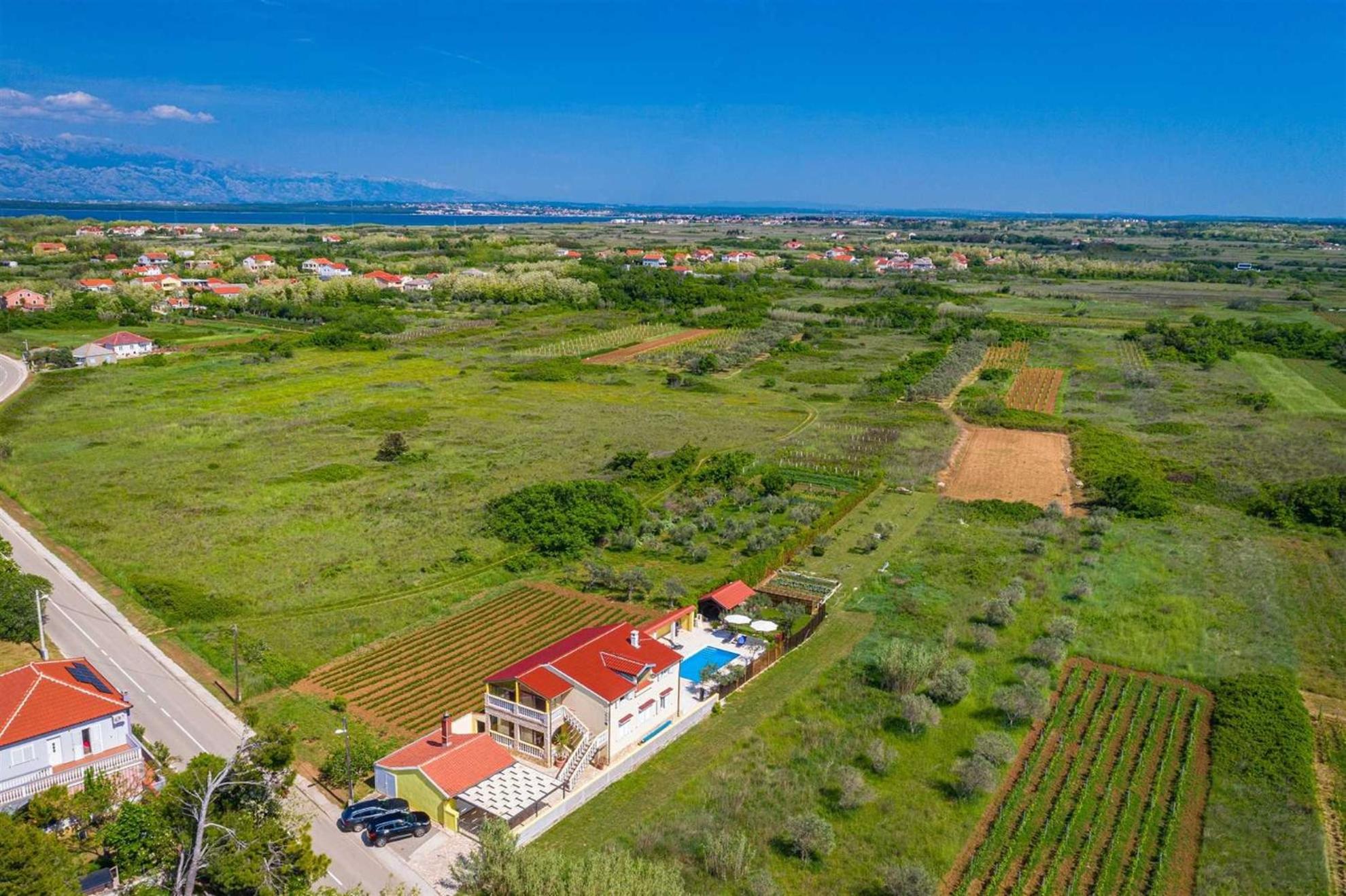 Apartment house Simoni with pool, Zadar county view 4