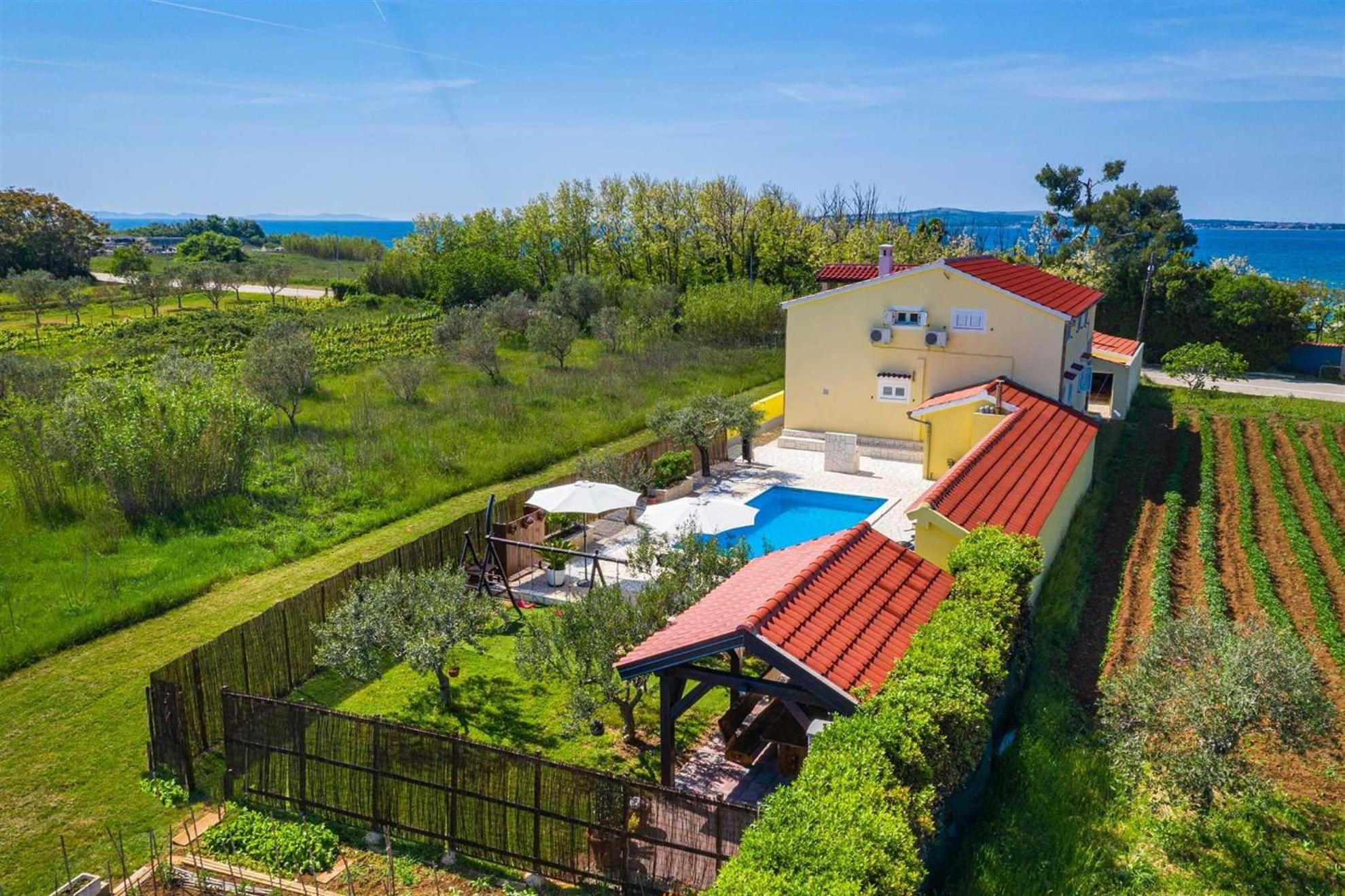 Apartment house Simoni with pool, Zadar county view 5