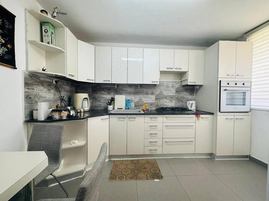 Great 2 BR apartment view to the garden view 5