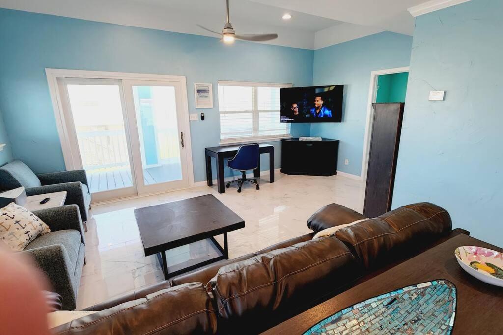 Acapulco - Upstairs Beachview Beauty 50 steps to a private beach! BYOT view 2