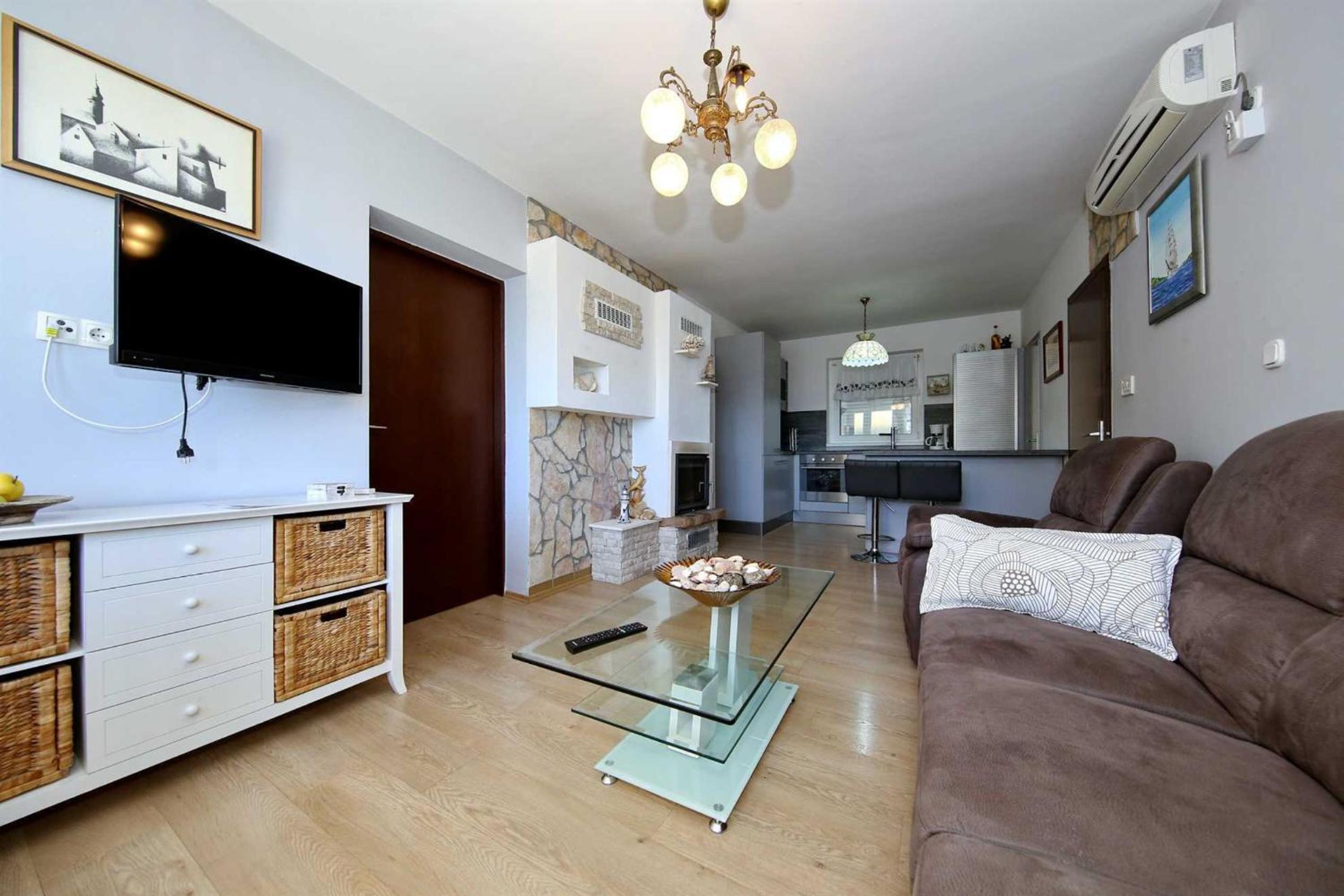 Rustical Vila VERDE with traditional Tavern & Pool view 4
