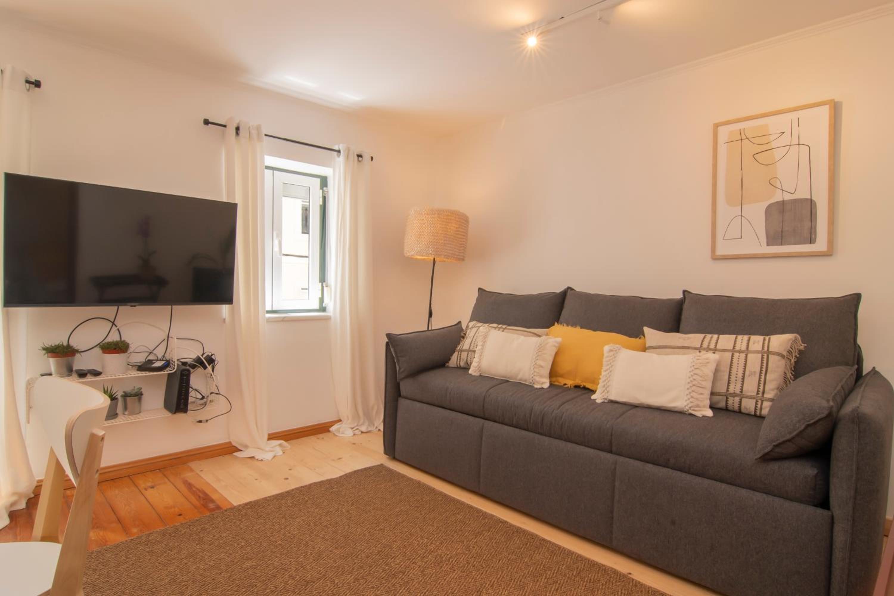 Charming & Peaceful Family Flat view 5