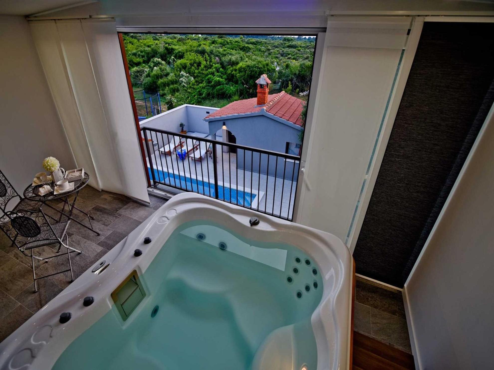 Superior Villa Antea with jacuzzi & pool view 4
