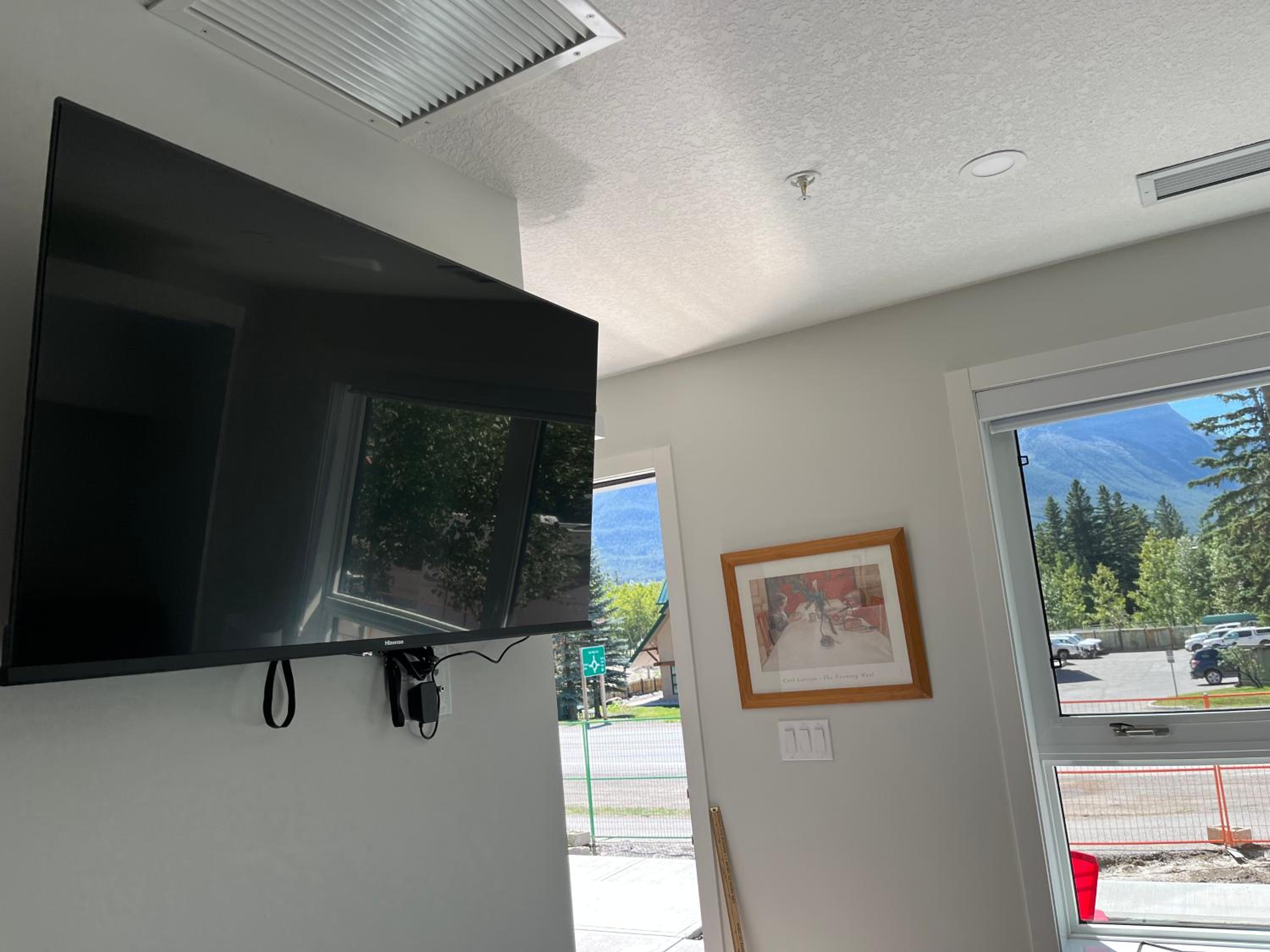 Mountain View Studio in Town