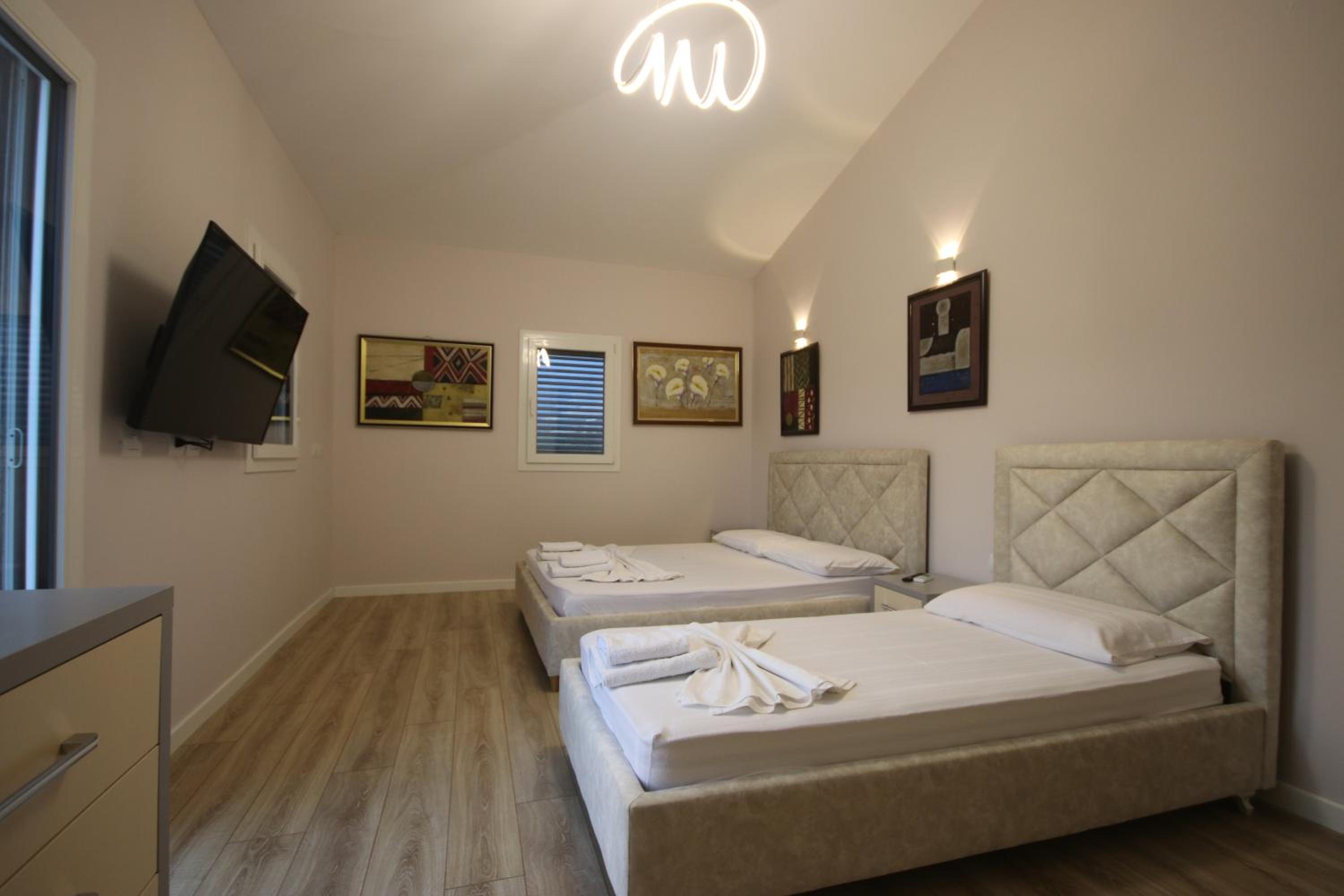Vila Mario Himare