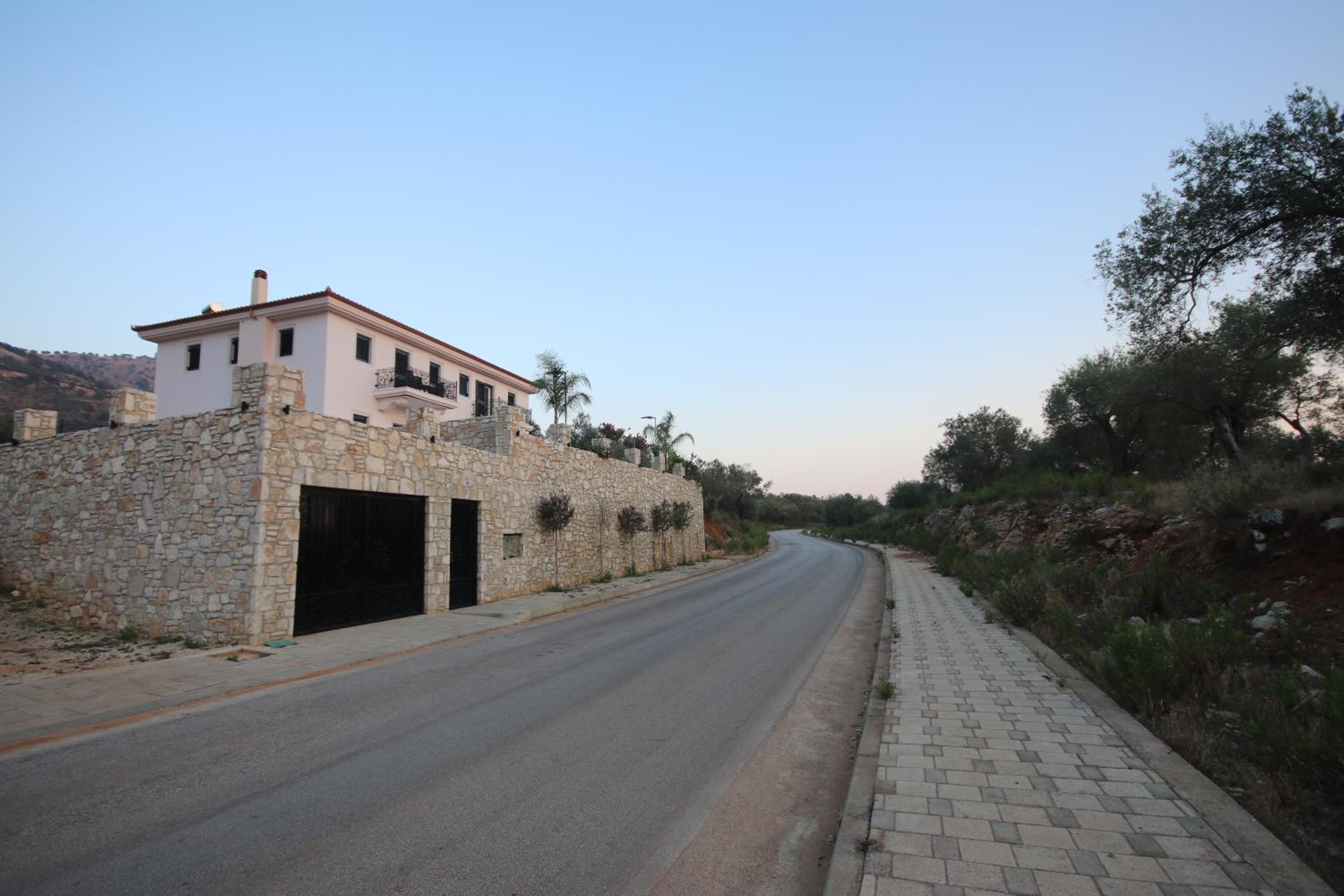 Vila Mario Himare