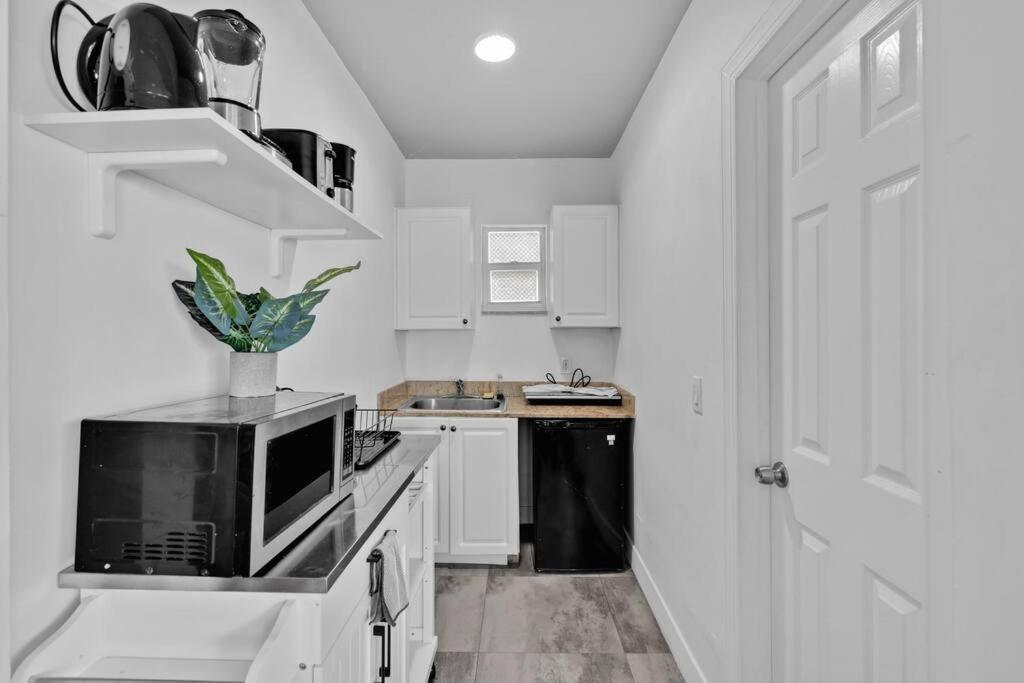 Lovely Studio Walking Distance To Ocean - Suite 5 view 4