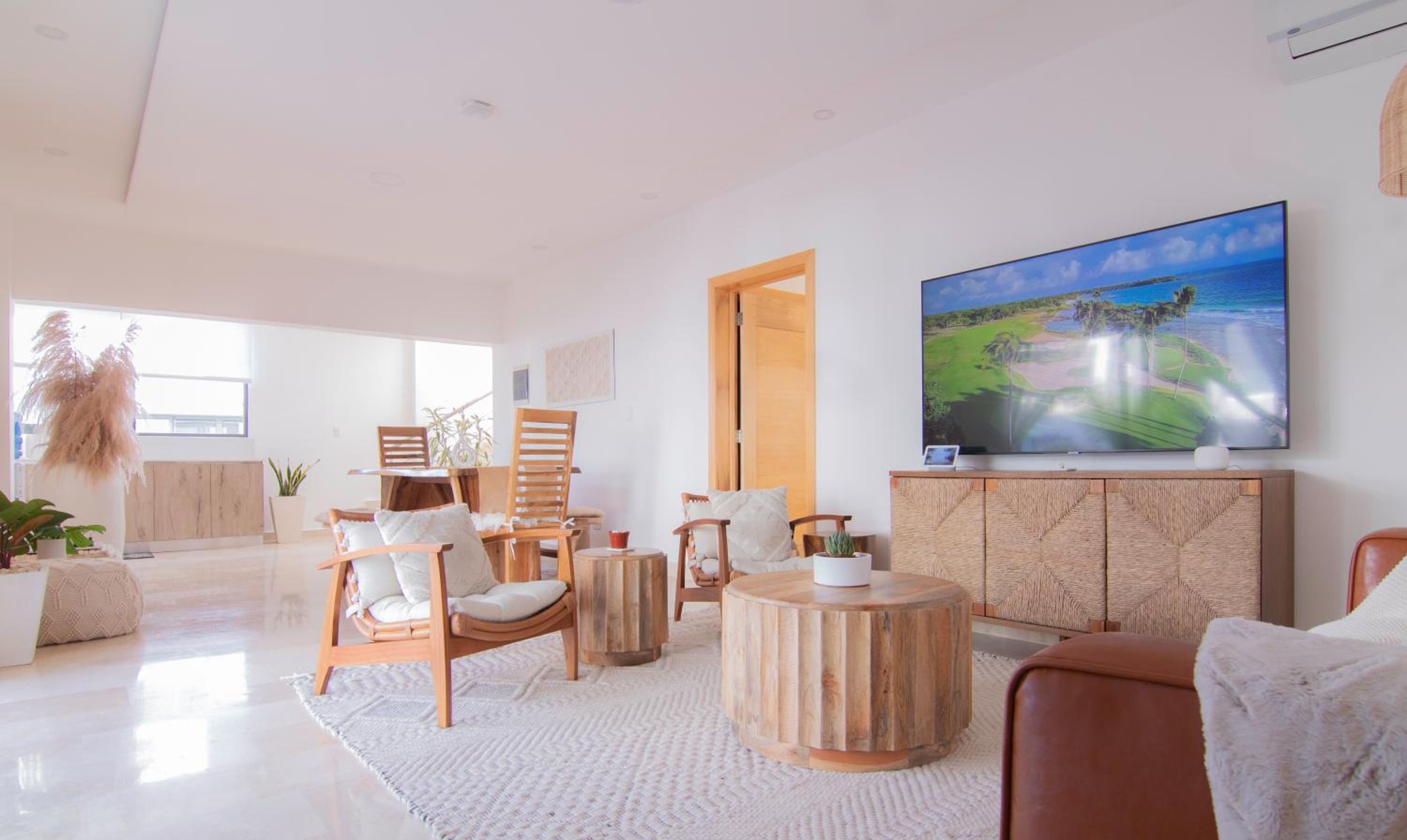 New Beachfront Penthouse Punta Popy