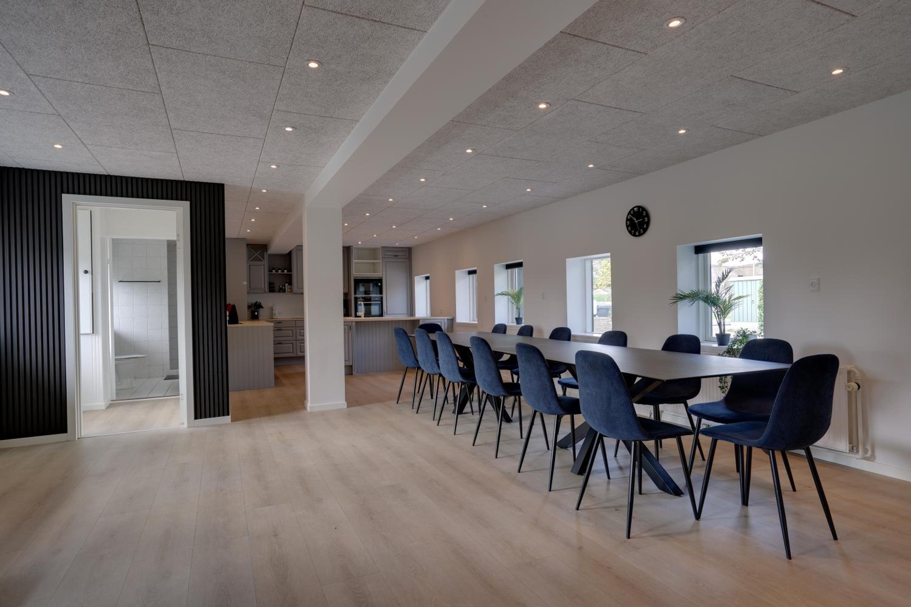 Stor villa til 16 gæster Sauna & vildmarksbad 200 m strand