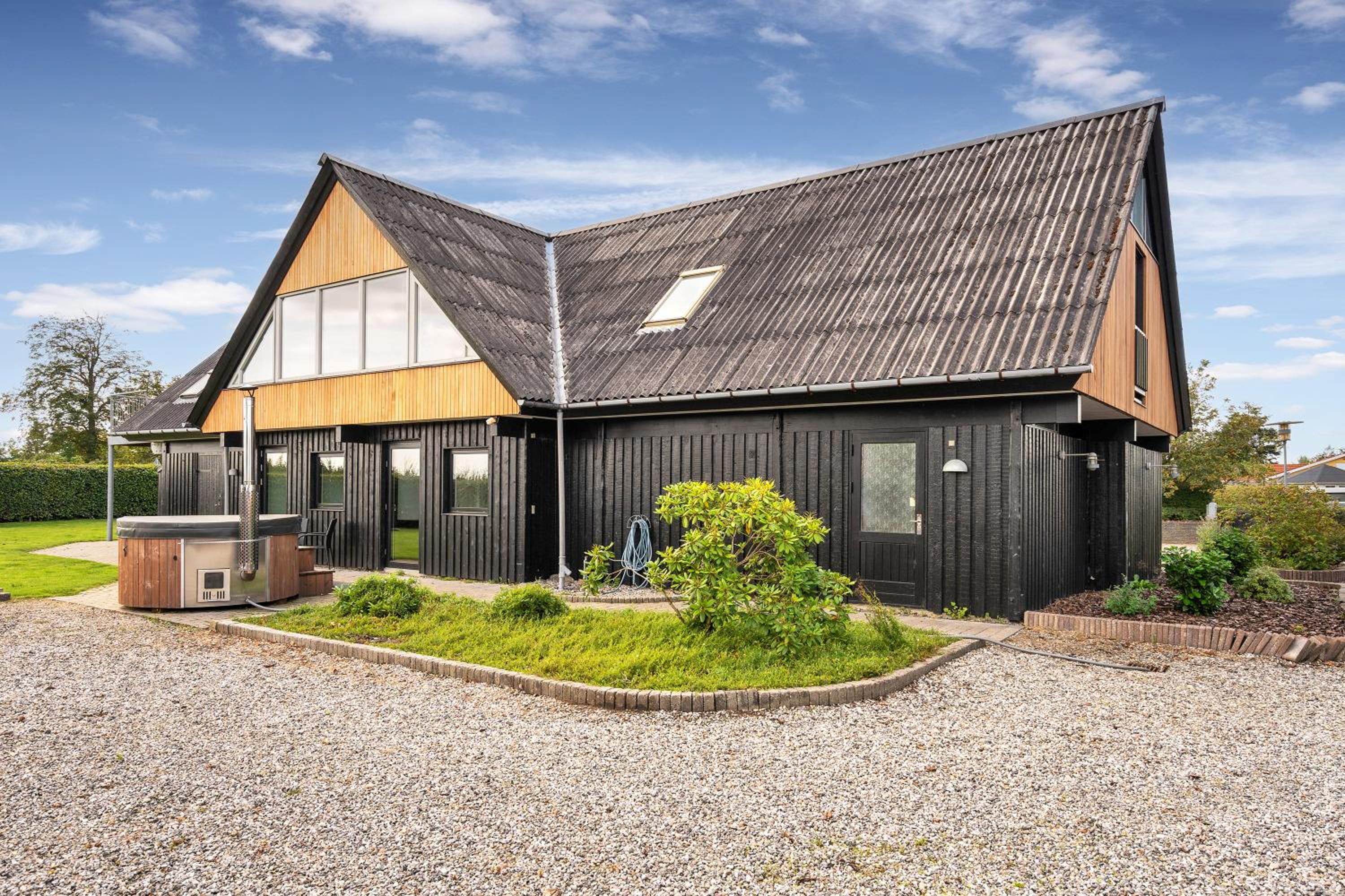 Hotel 9 Rooms Amazing Sommerhouse - Image 1