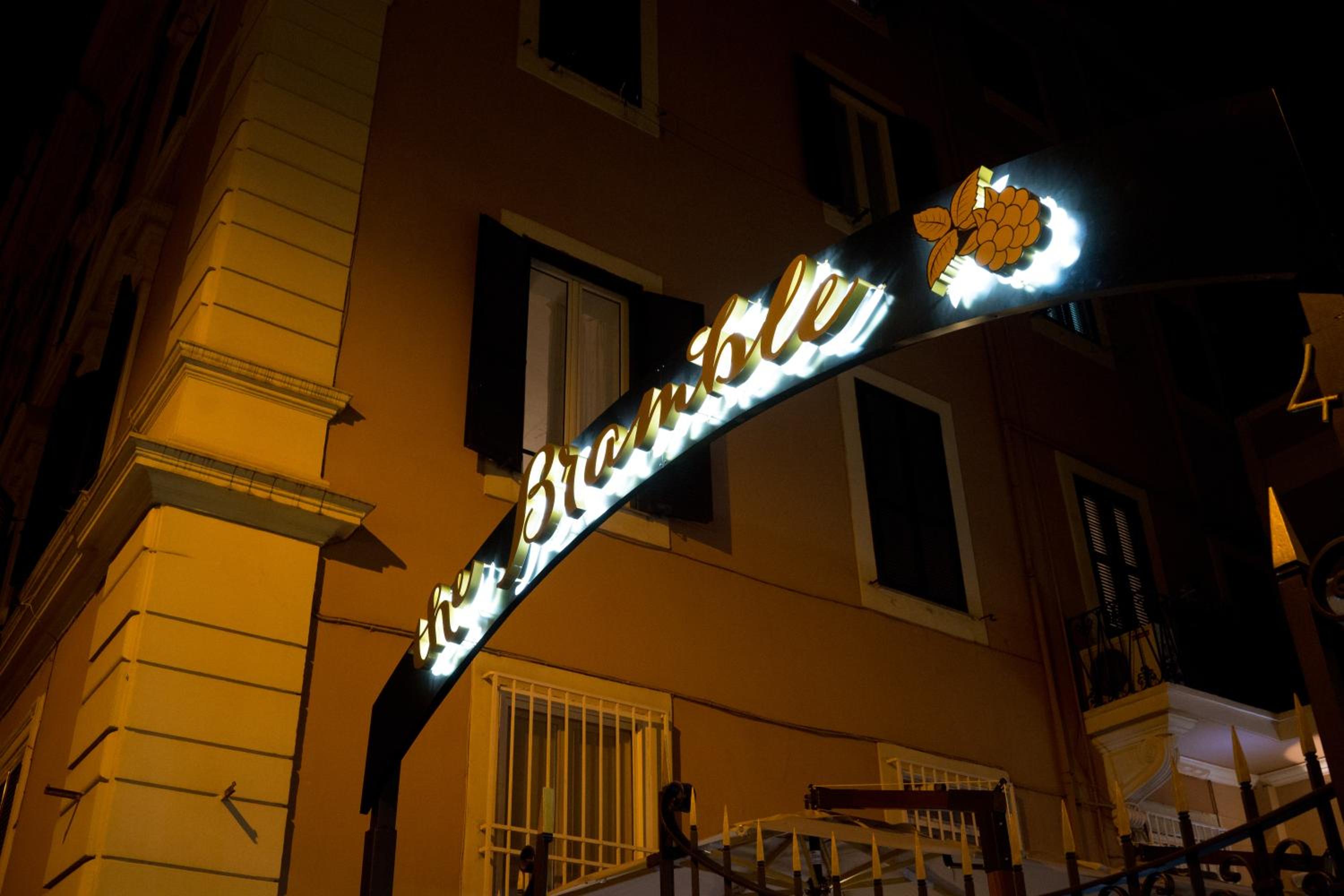Alessandro Palace & Bar