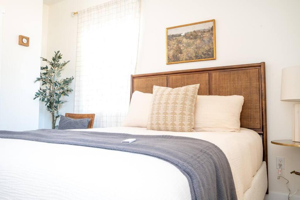 Rustic Gold Retreat view 4
