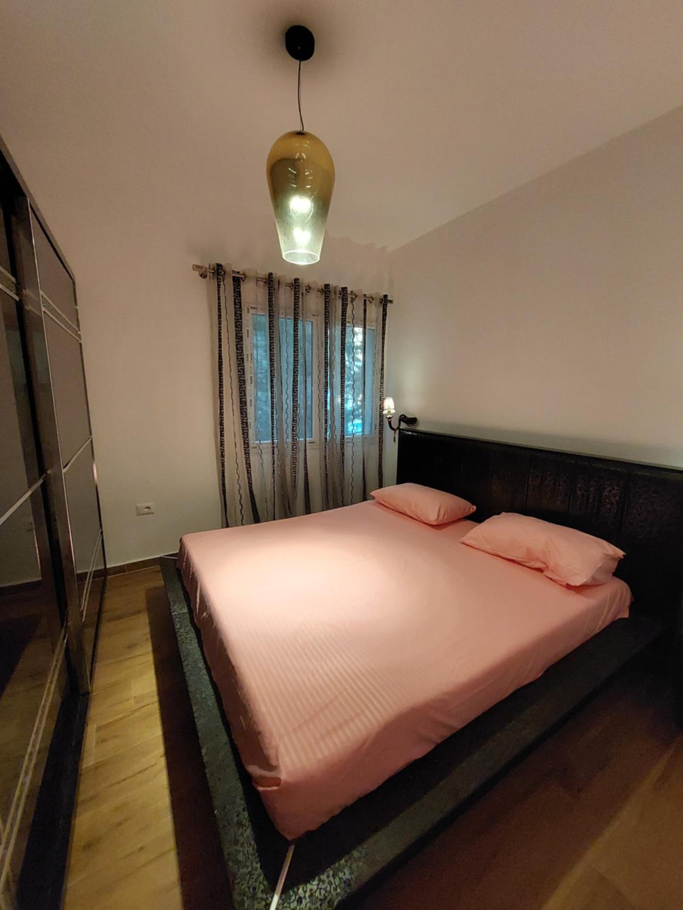 Chronos Villa Golem, Durrës